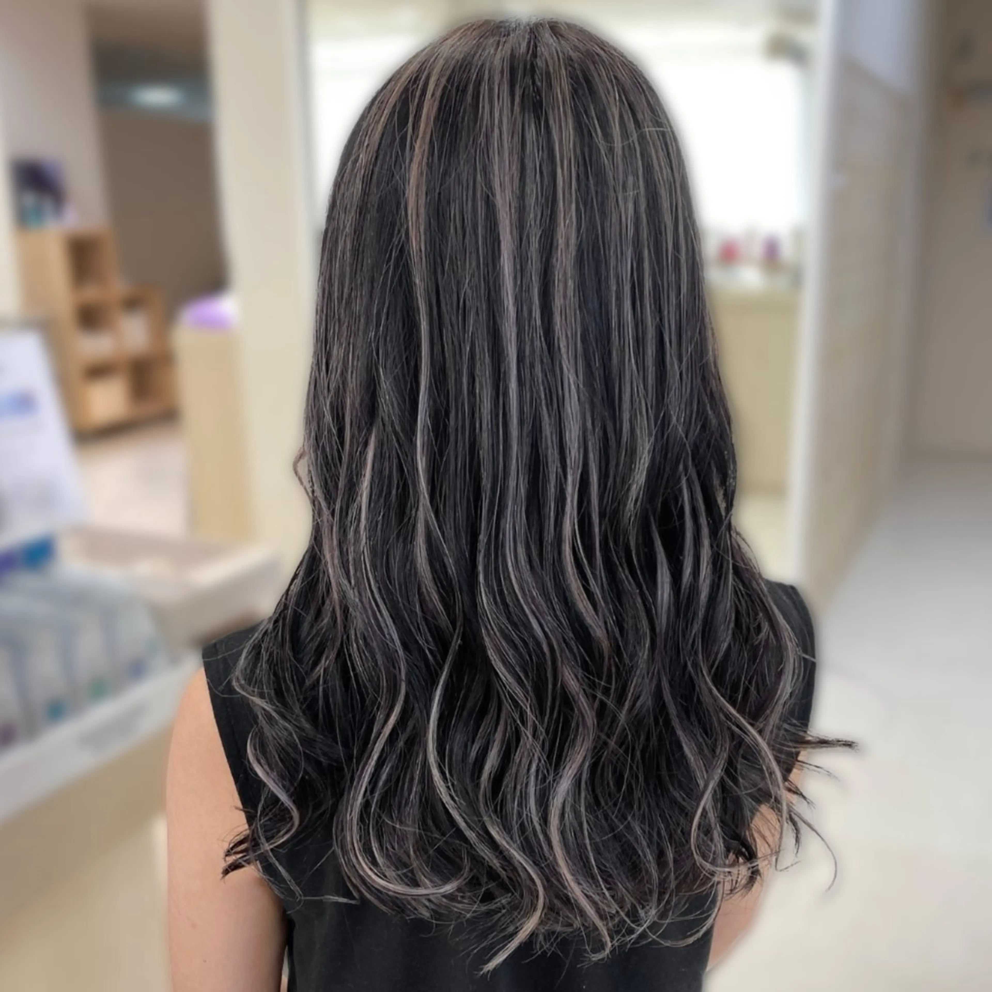 ミディアム カラー バレイヤージュ ブリーチ デザインカラー ハイライトカラー 外国人風カラー カット ヘアカラー トリートメント 銀座/ハイライト特化 🌿ブリーチ/片山のヘアスタイル