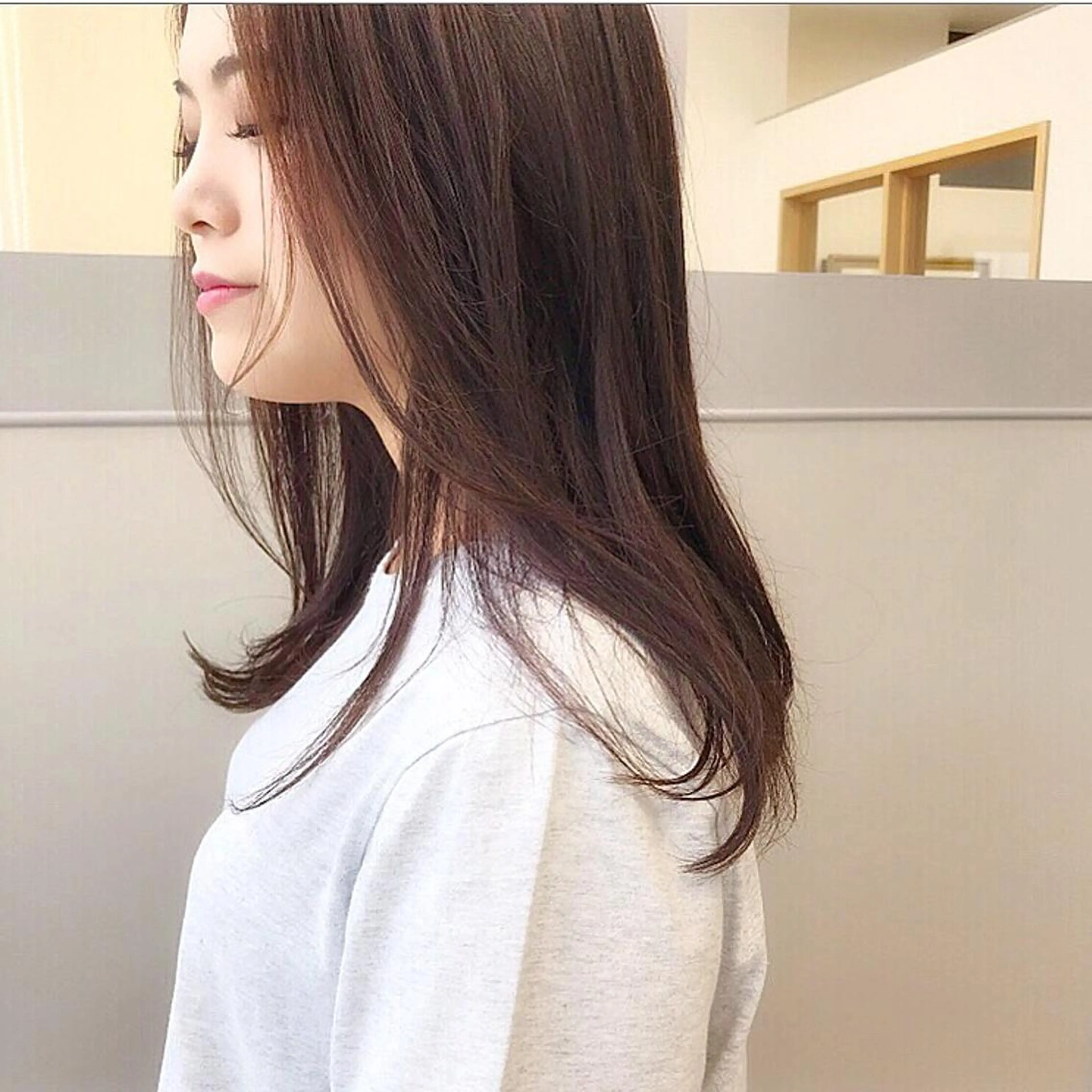 セミロング カラー ブラウンカラー テラコッタ HARUNA🤍 大人ショートヘアのヘアスタイル