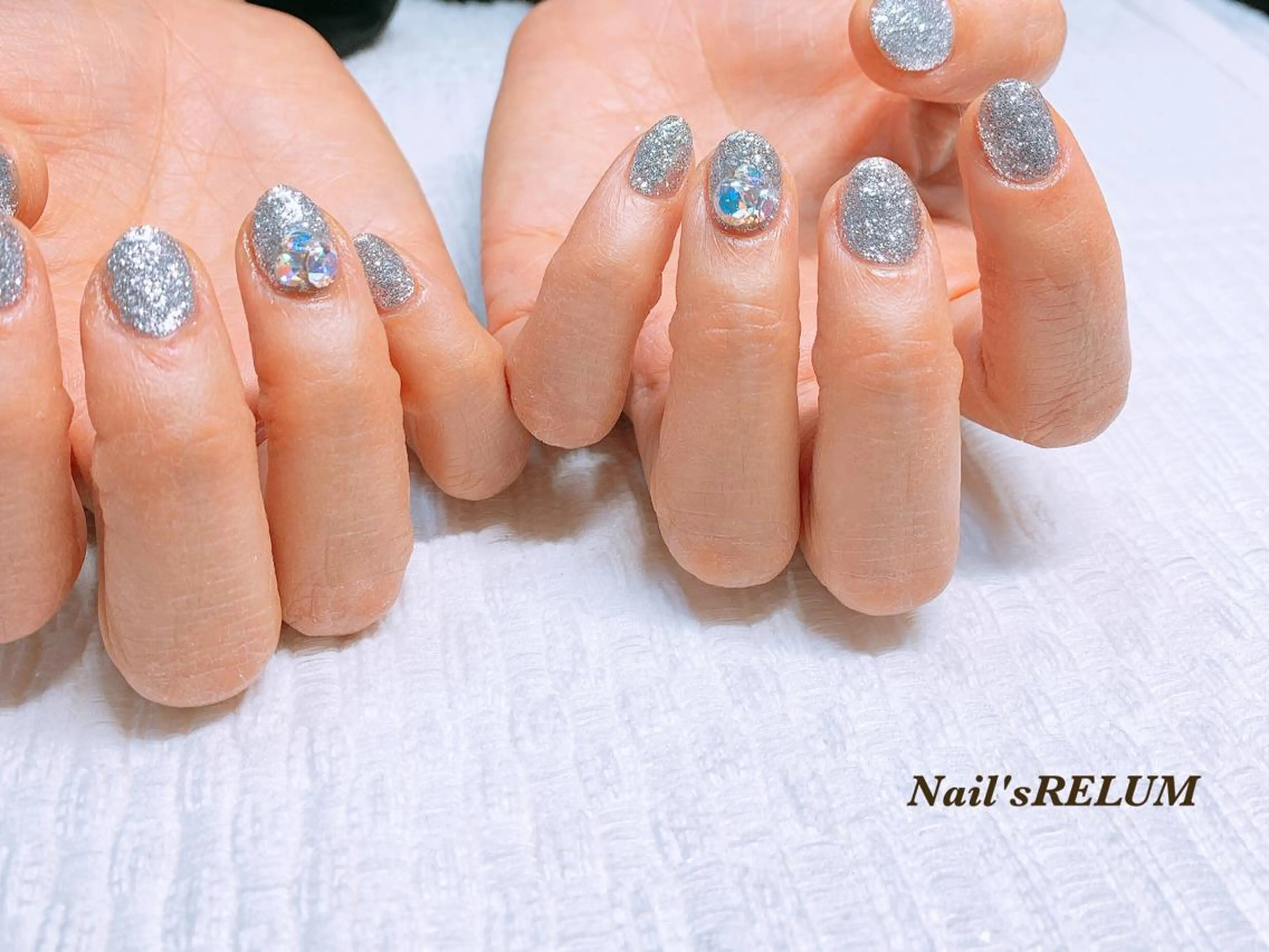 ネイル THECOLORS所属・近貞 莉奈のネイルデザイン