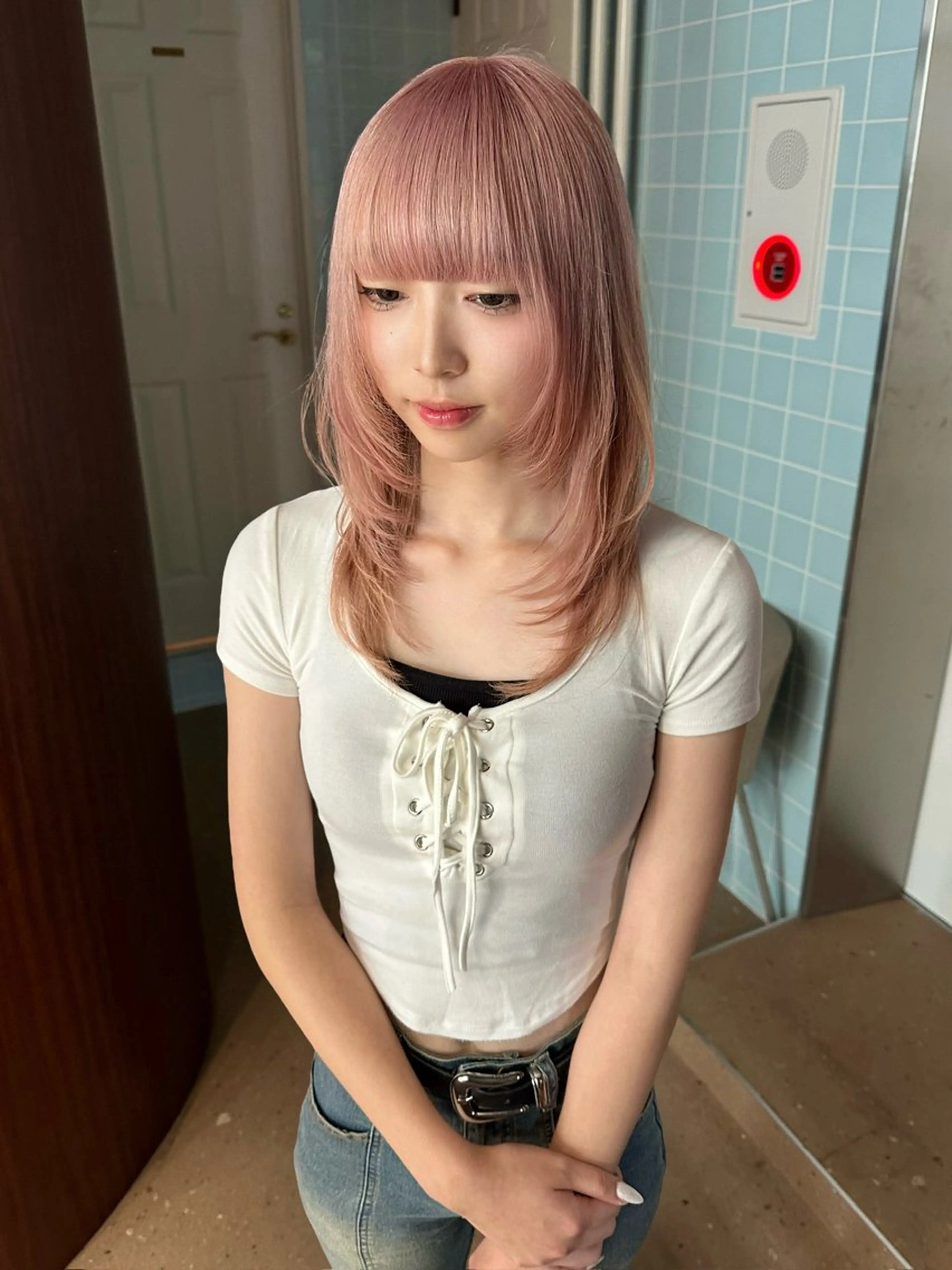 セミロング カラー ブリーチ ハイトーンカラー ハッシュカット レイヤーカット ウルフカット カット ヘアカラー トリートメント エクステ ウルフ/レイヤー/ 渋谷🔮Yudaiのヘアスタイル