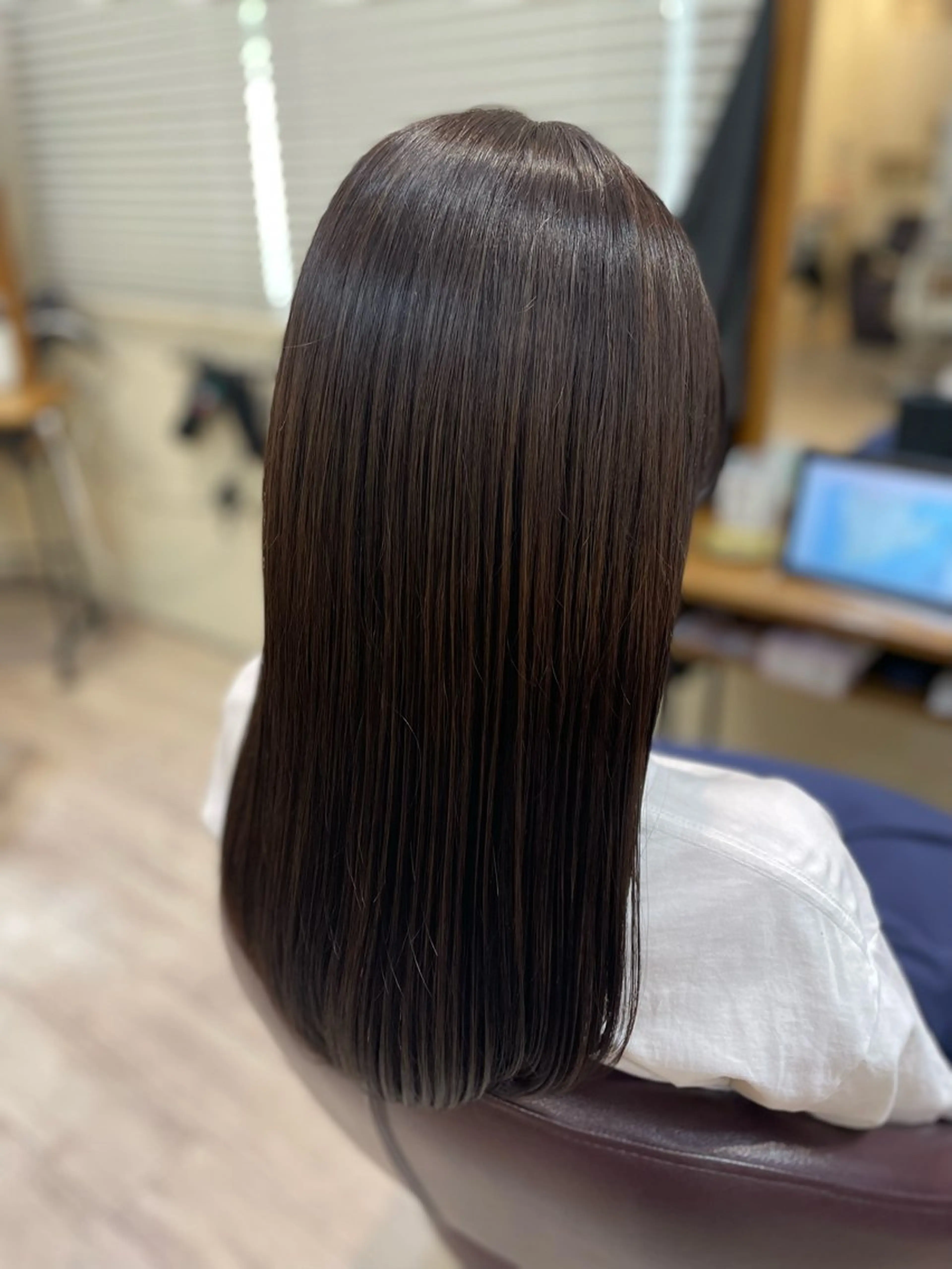 ミディアム 茅野 あゆ美のヘアスタイル