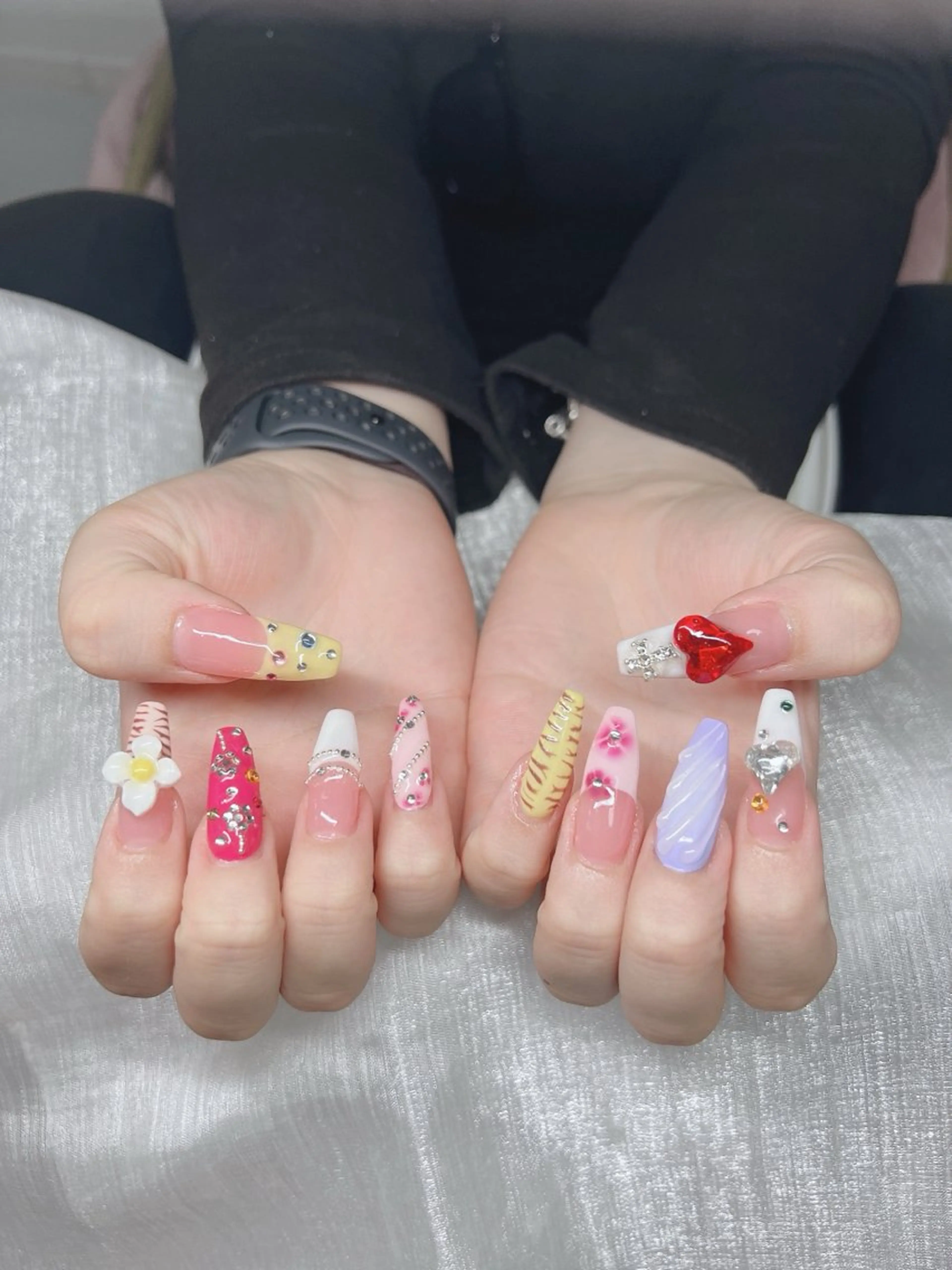 ネイル オーロラネイル チークネイル 長さ出し フットネイル フレンチネイル ハンドネイル Lee Nails チップ長さだし専門店のネイルデザイン