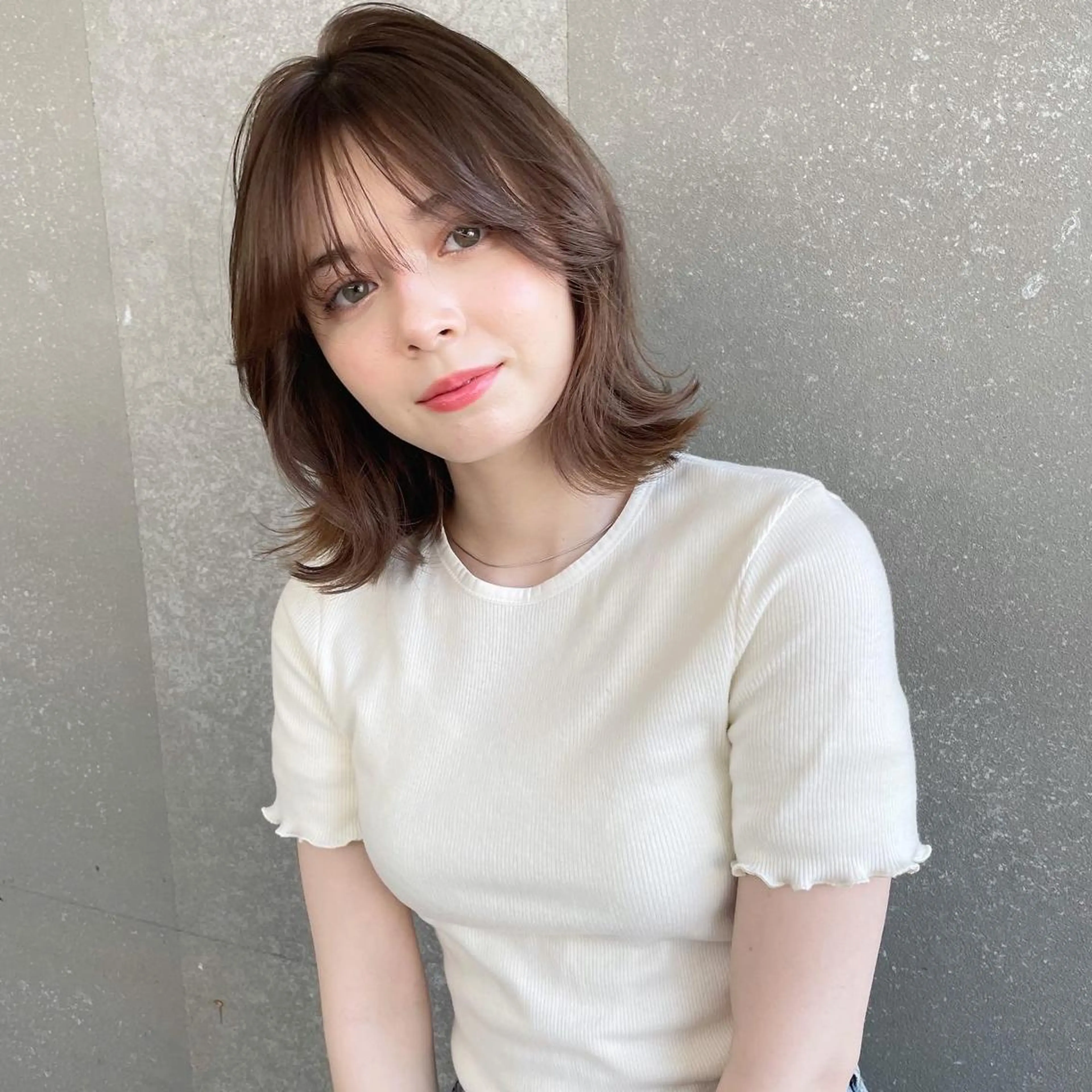 ミディアム カット ヘアカラー トリートメント 山本翔一郎 韓国顔周りレイヤーのヘアスタイル