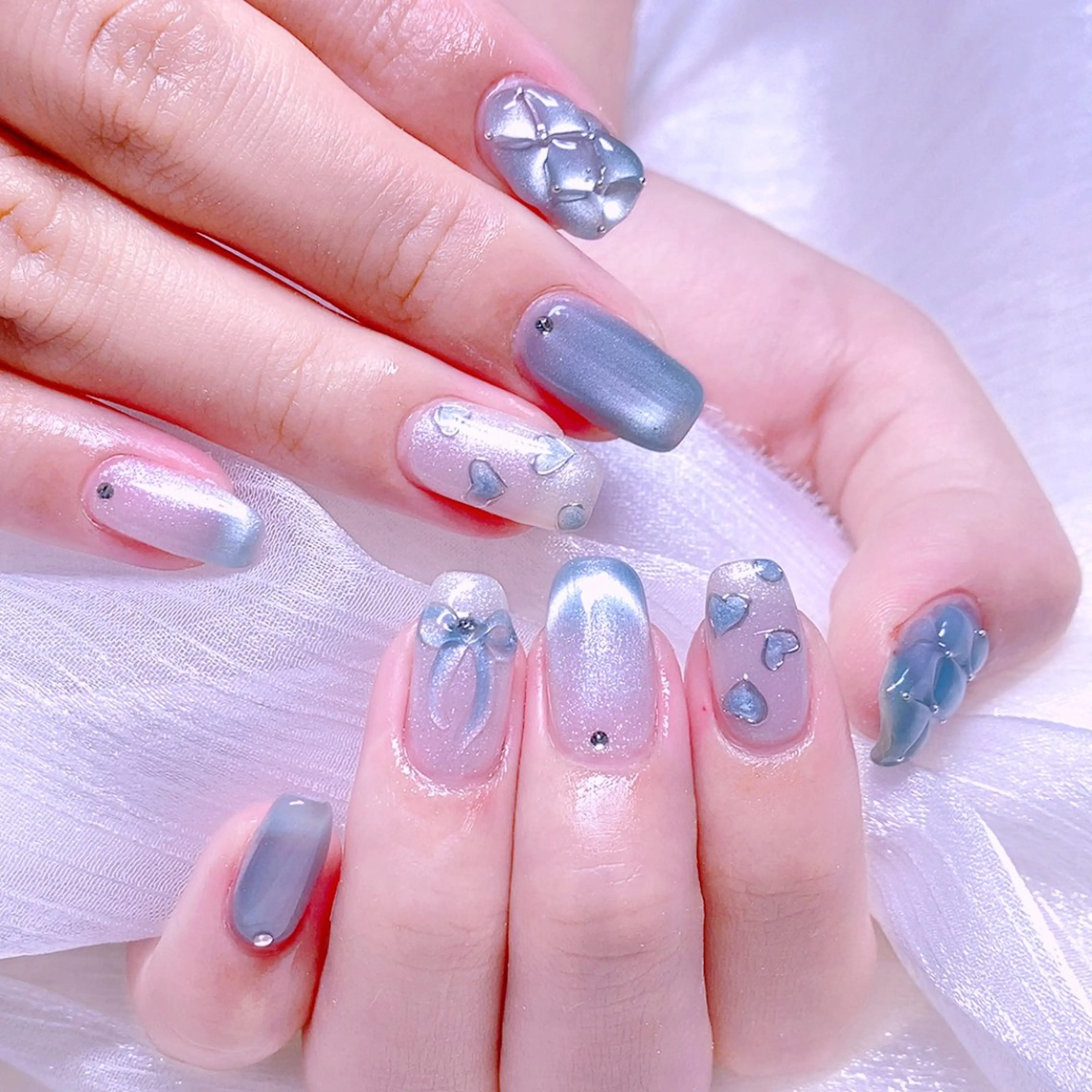ネイル グラデーション ハート マグネットネイル ぷっくりネイル リボン Nail Yunaのネイルデザイン
