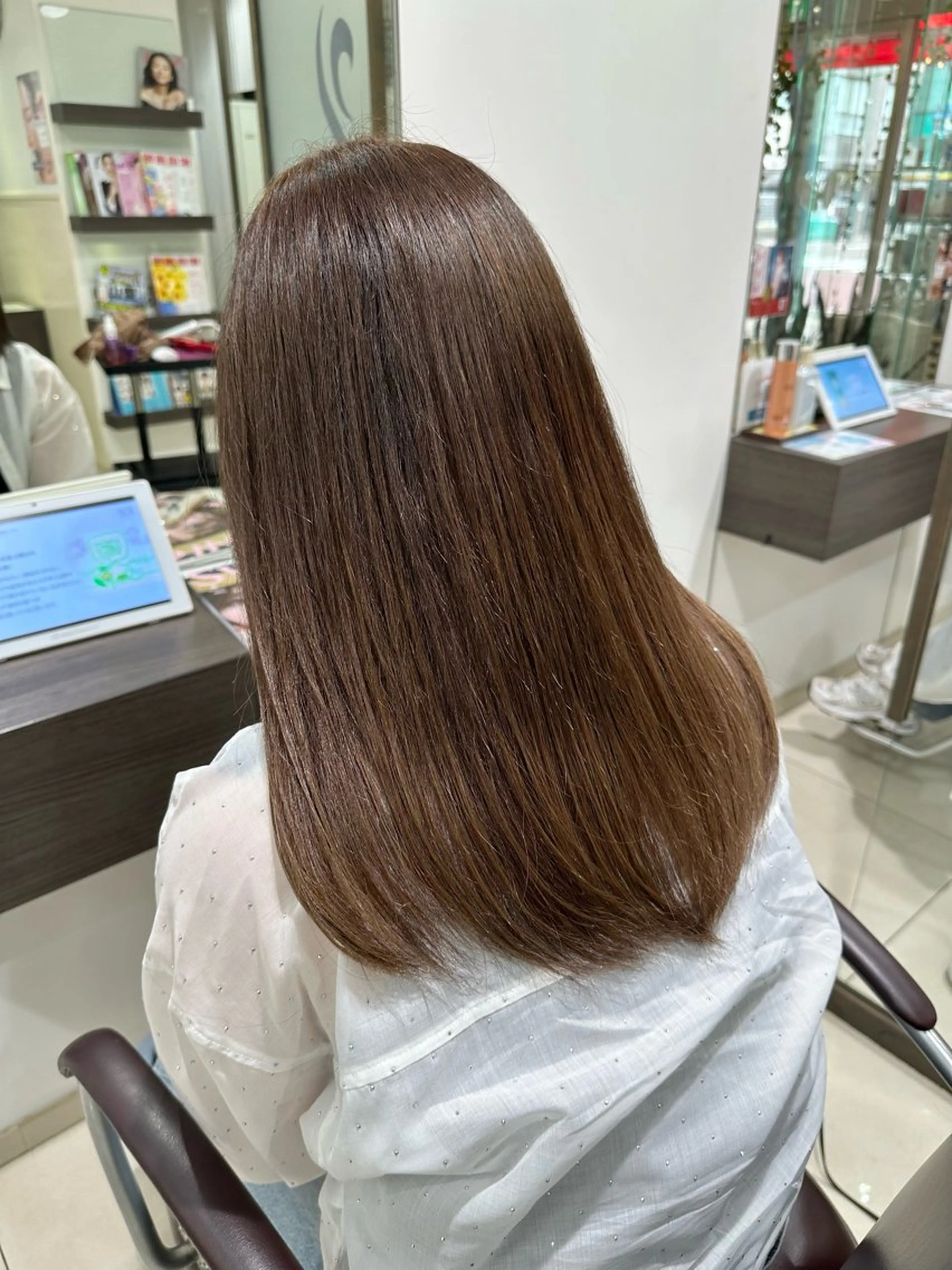 ミディアム カラー ブラウンカラー 透明感カラー 艶カラー/縮毛矯正/ ブリーチカラー/みなのヘアスタイル