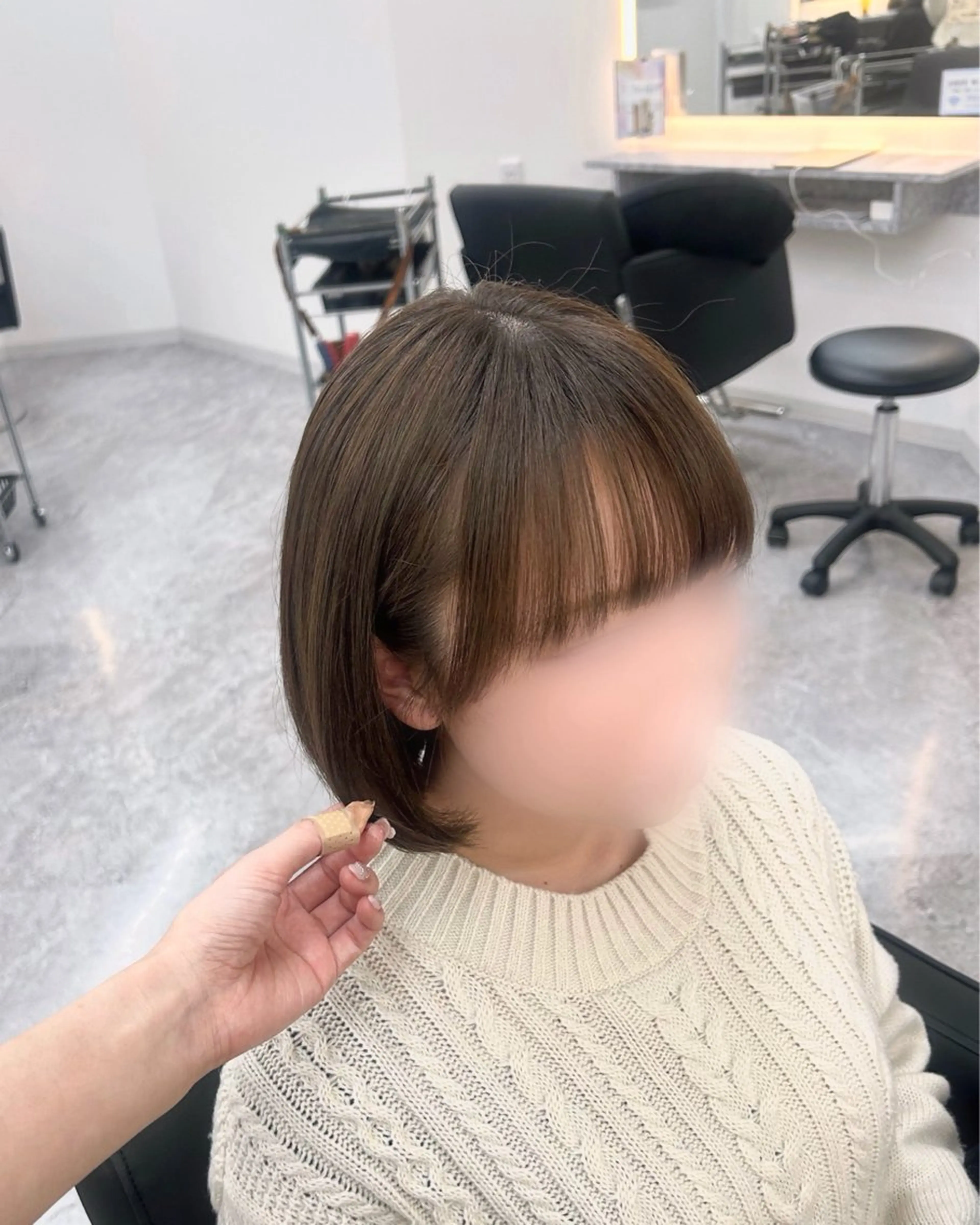 ミディアム カラー ベージュカラー オリーブベージュ ボブ 顔周りカット 小顔カット カット ヘアカラー 佐藤里菜🎀 /モデル募集してますのヘアスタイル
