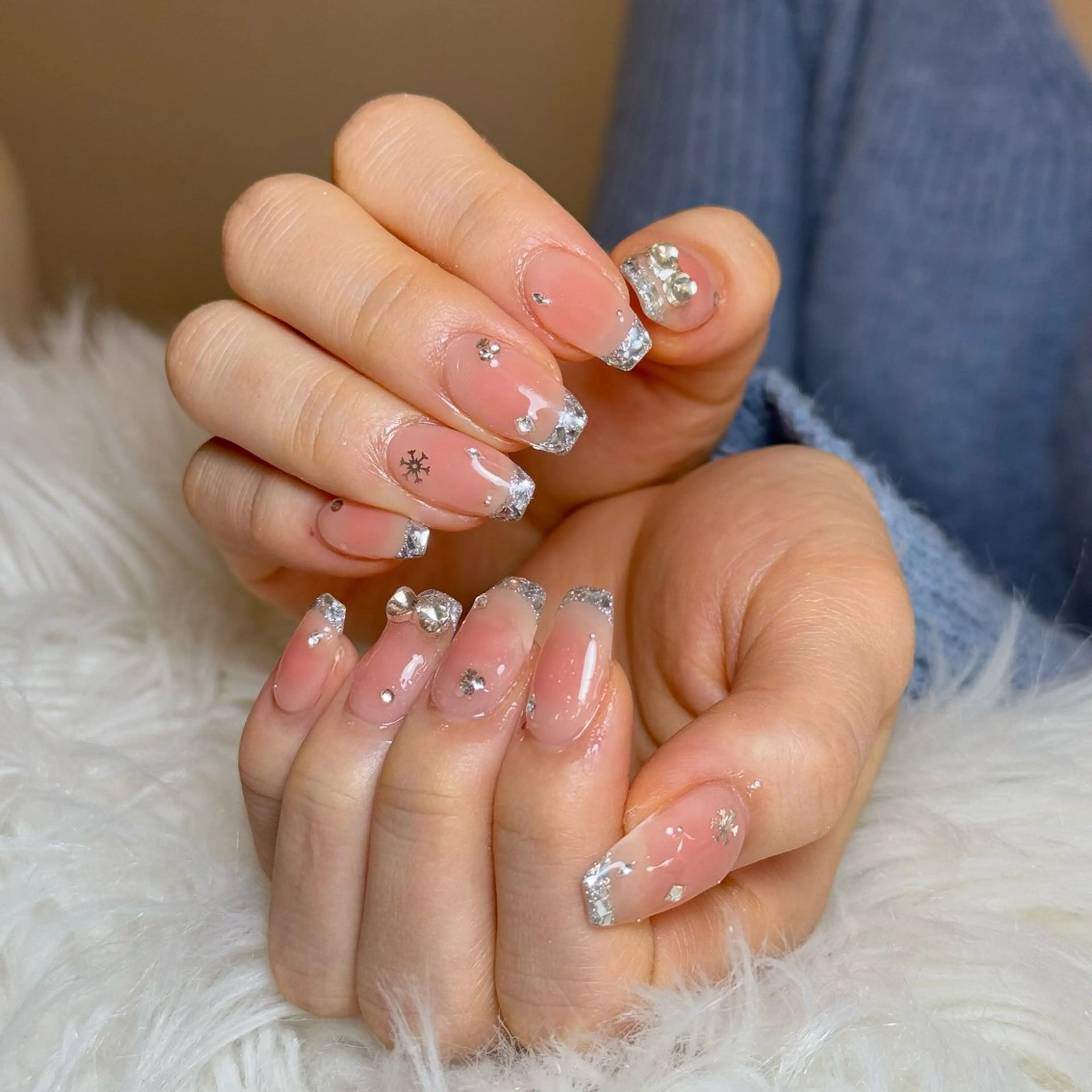 ネイル チークネイル フレンチネイル グラデーション キラキラネイル 韓国ネイル ハンドネイル Risa_ Nailのネイルデザイン