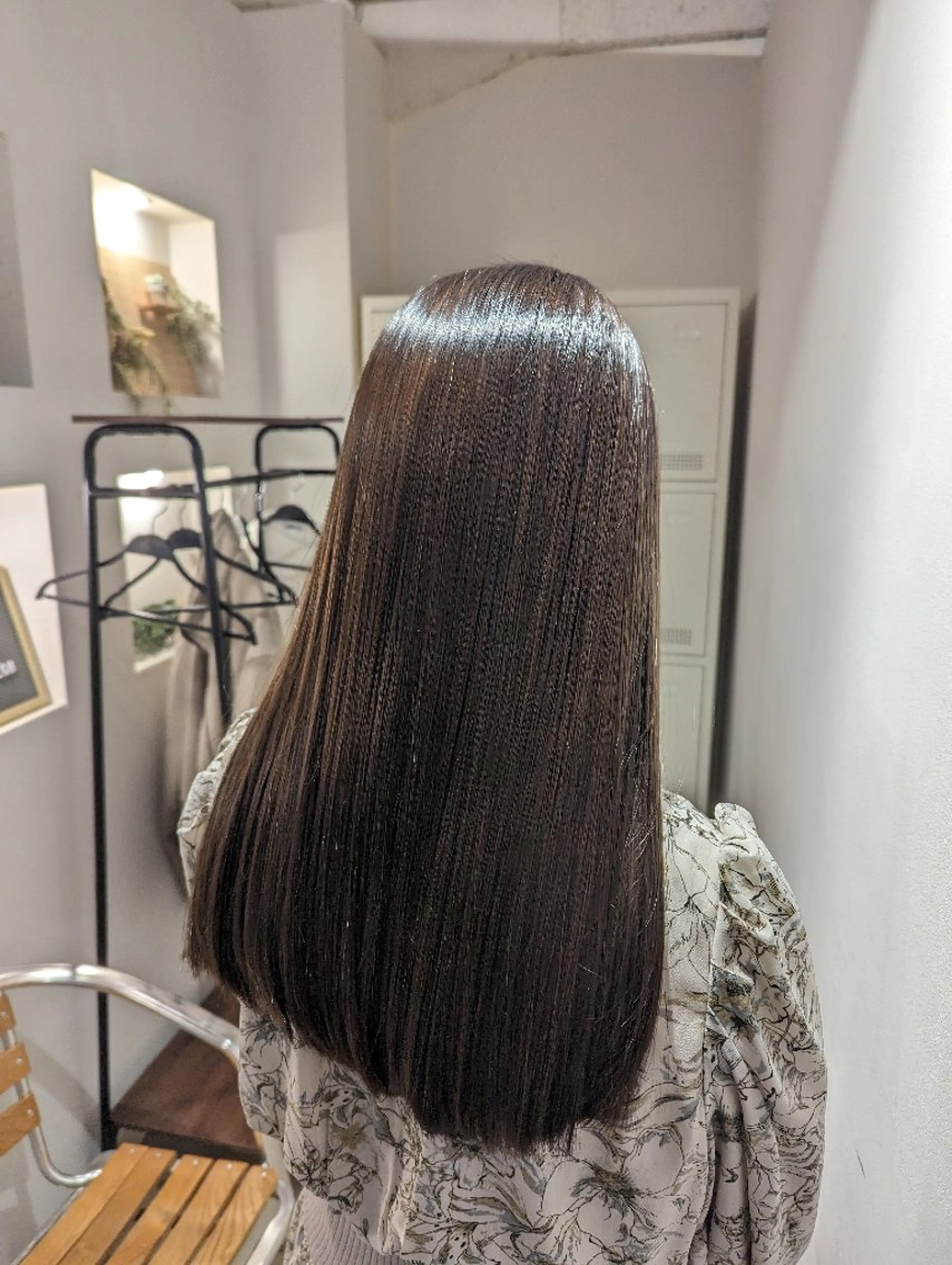 ロング ⭕鏡のような劇艶× 自然なストレート⭕️のヘアスタイル