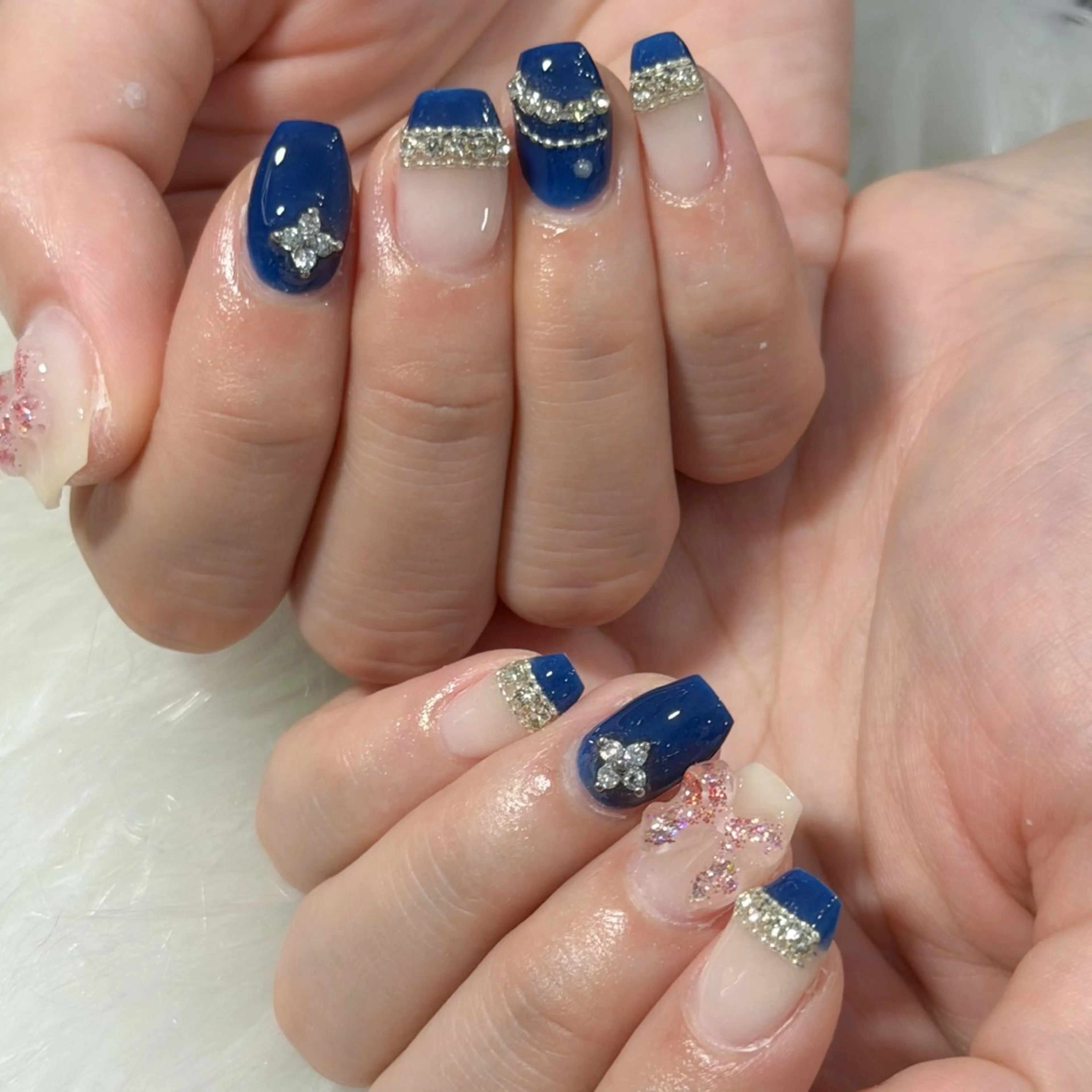 ネイル ハンドネイル フットネイル LAVISH nanamiのネイルデザイン