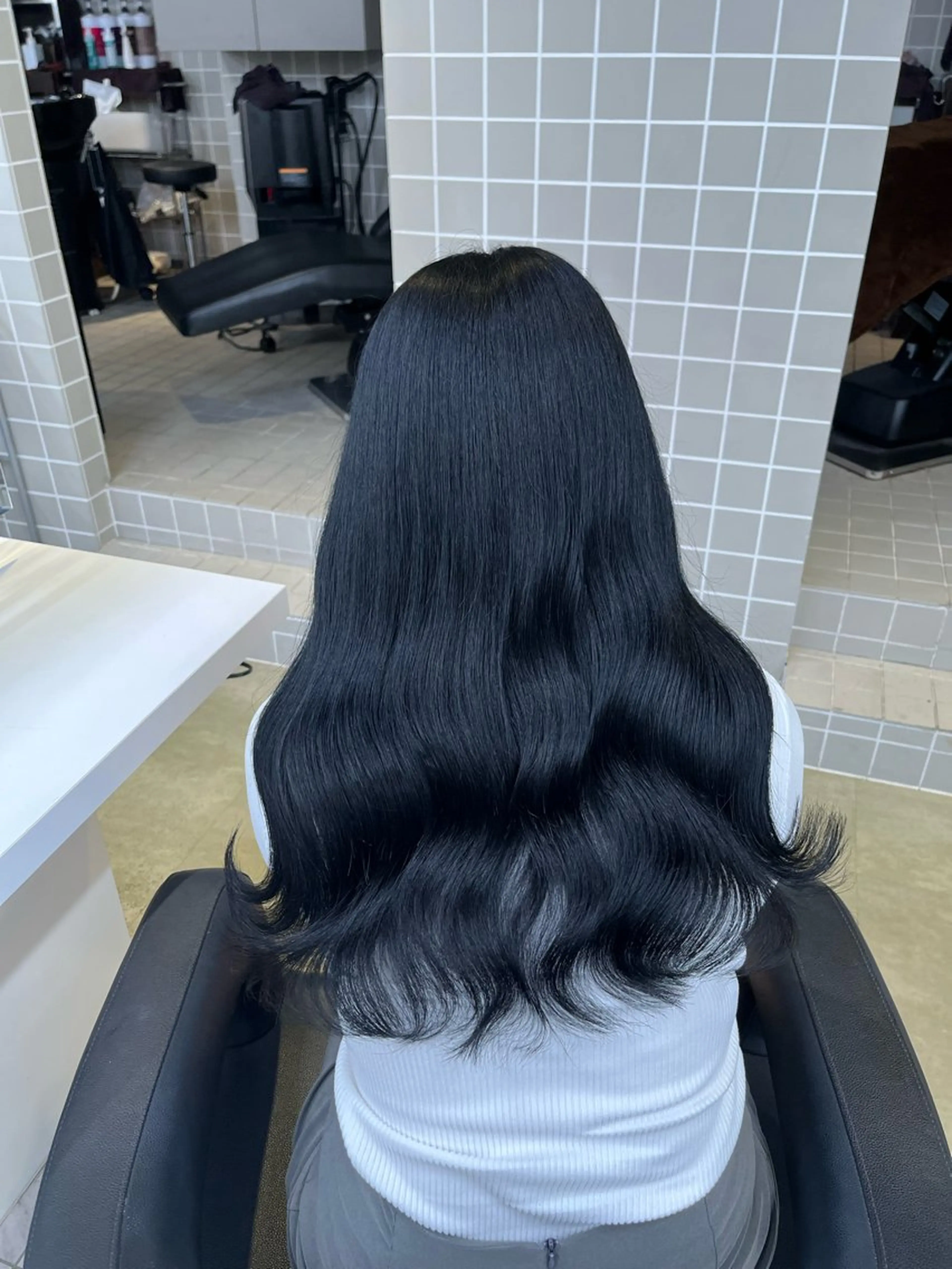 セミロング ヘアカラー トリートメント ヘッドスパ ヘアセット 寒色＆ブリーチ特化 寒色MiOのヘアスタイル