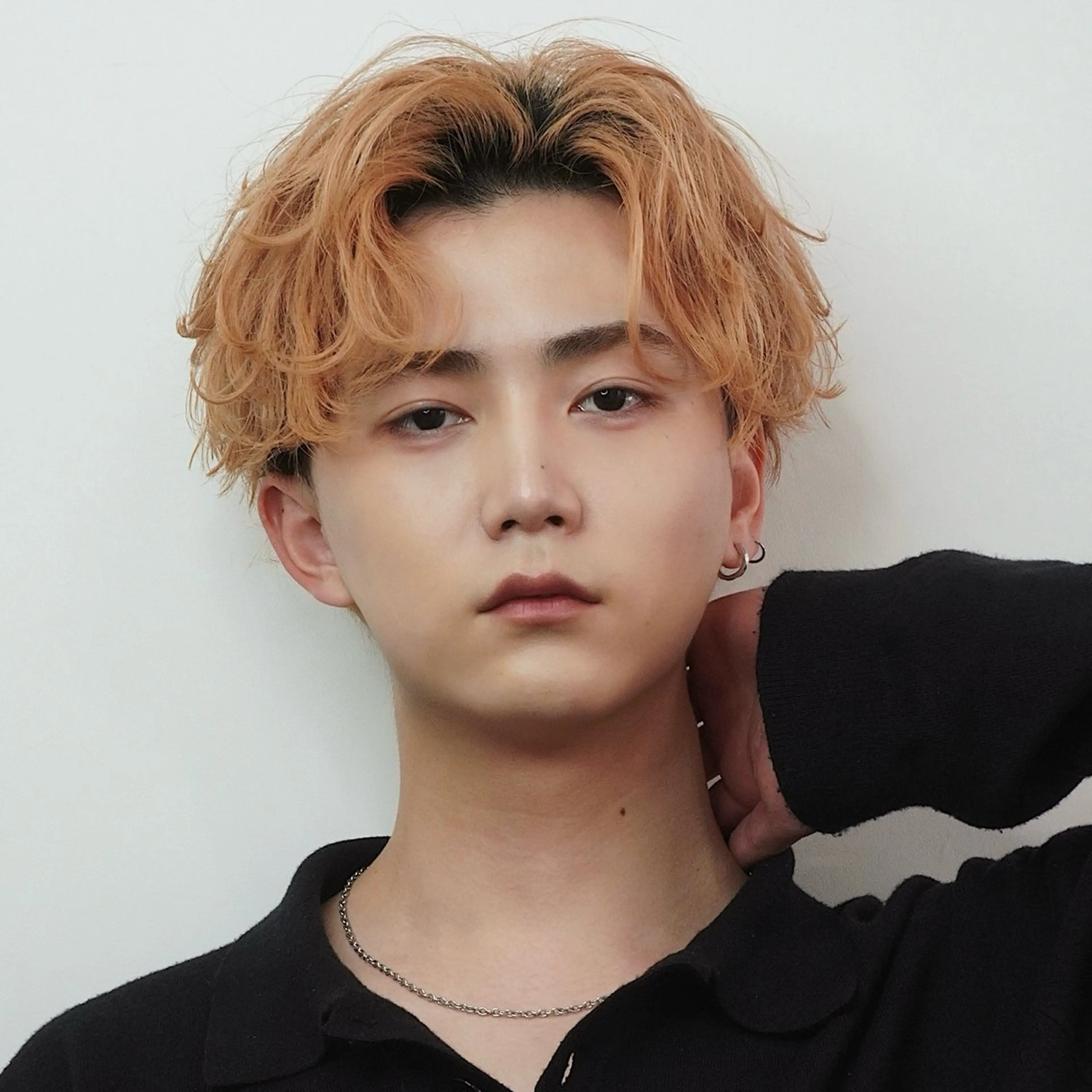 ショート ハイライト 韓国風ヘア レイヤーカット ショートヘア 縮毛矯正 カット ヘアカラー トリートメント 🫧 下島友弥 【メンズ特化美容師】のヘアスタイル