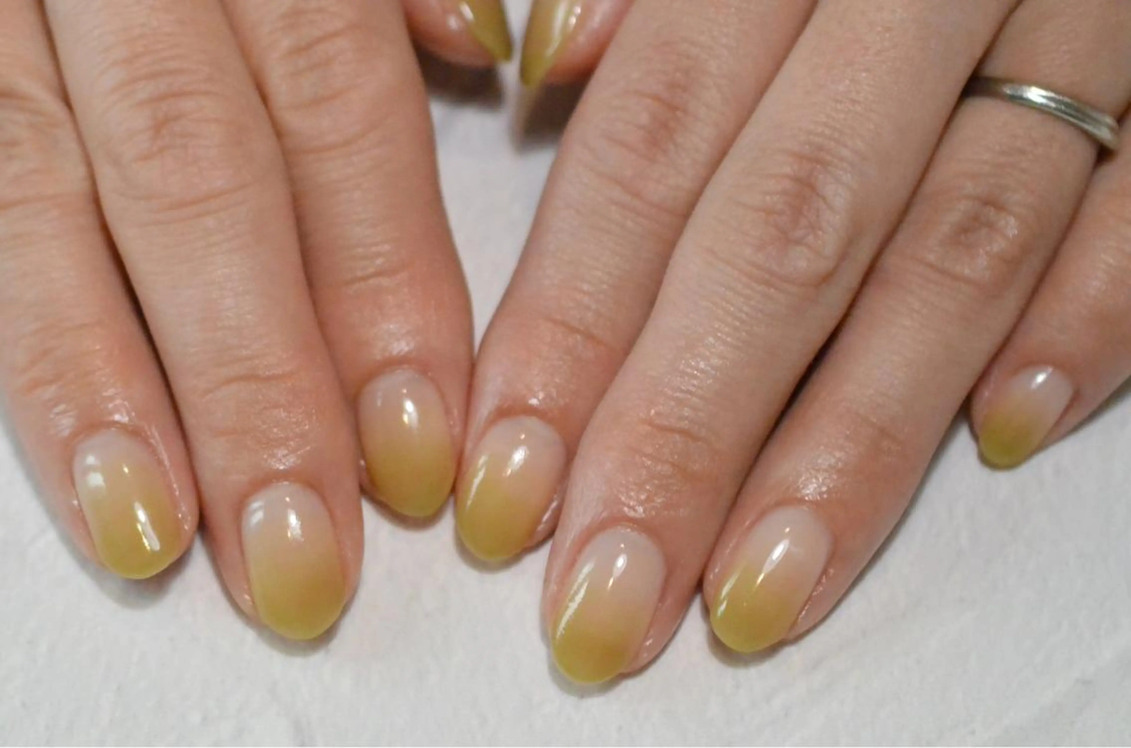 ミディアム イエローカラー ハンドネイル Eri Onoのその他イメージ