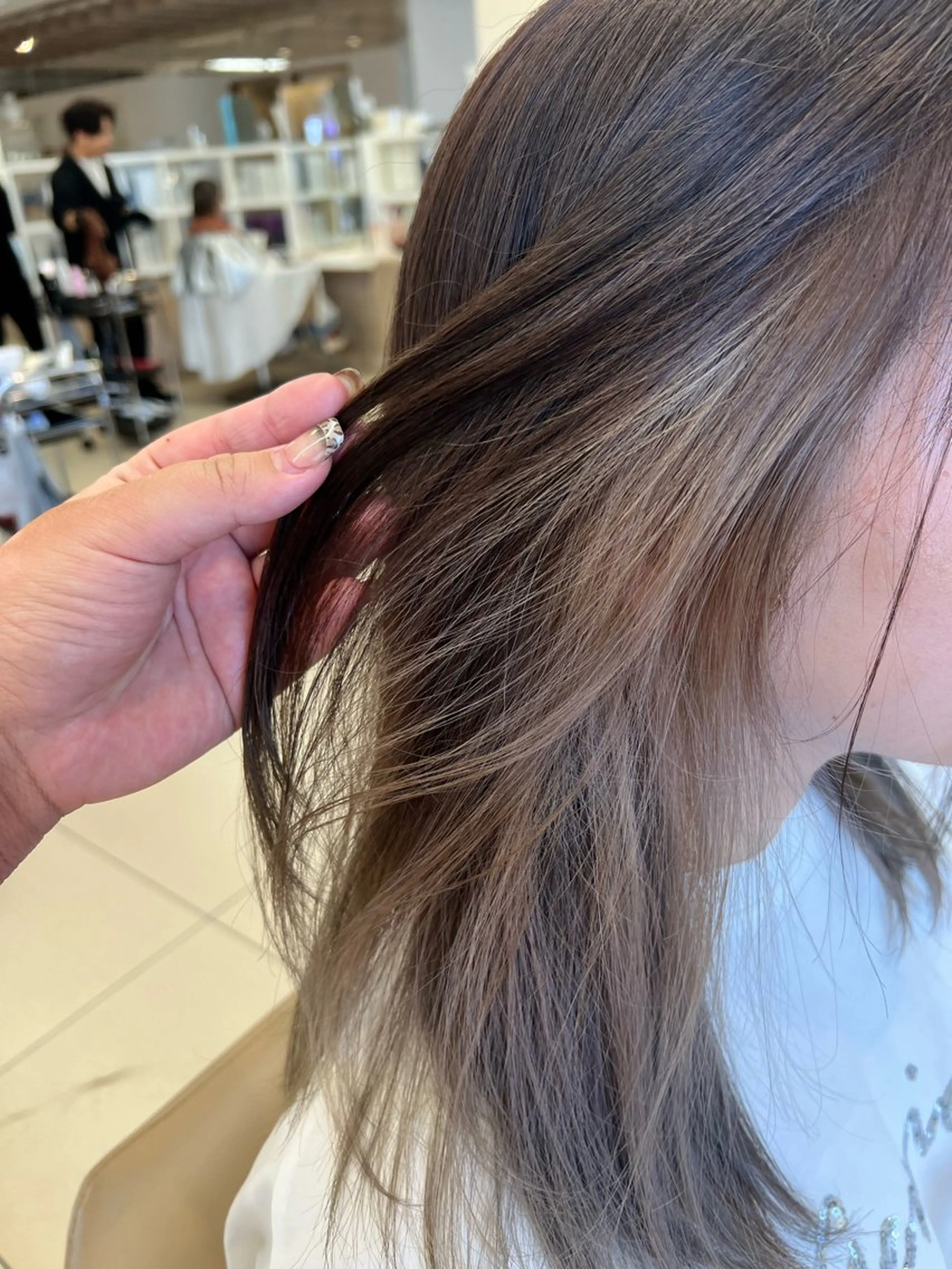 ロング 髪質改善／透明感 NAKAIEのヘアスタイル