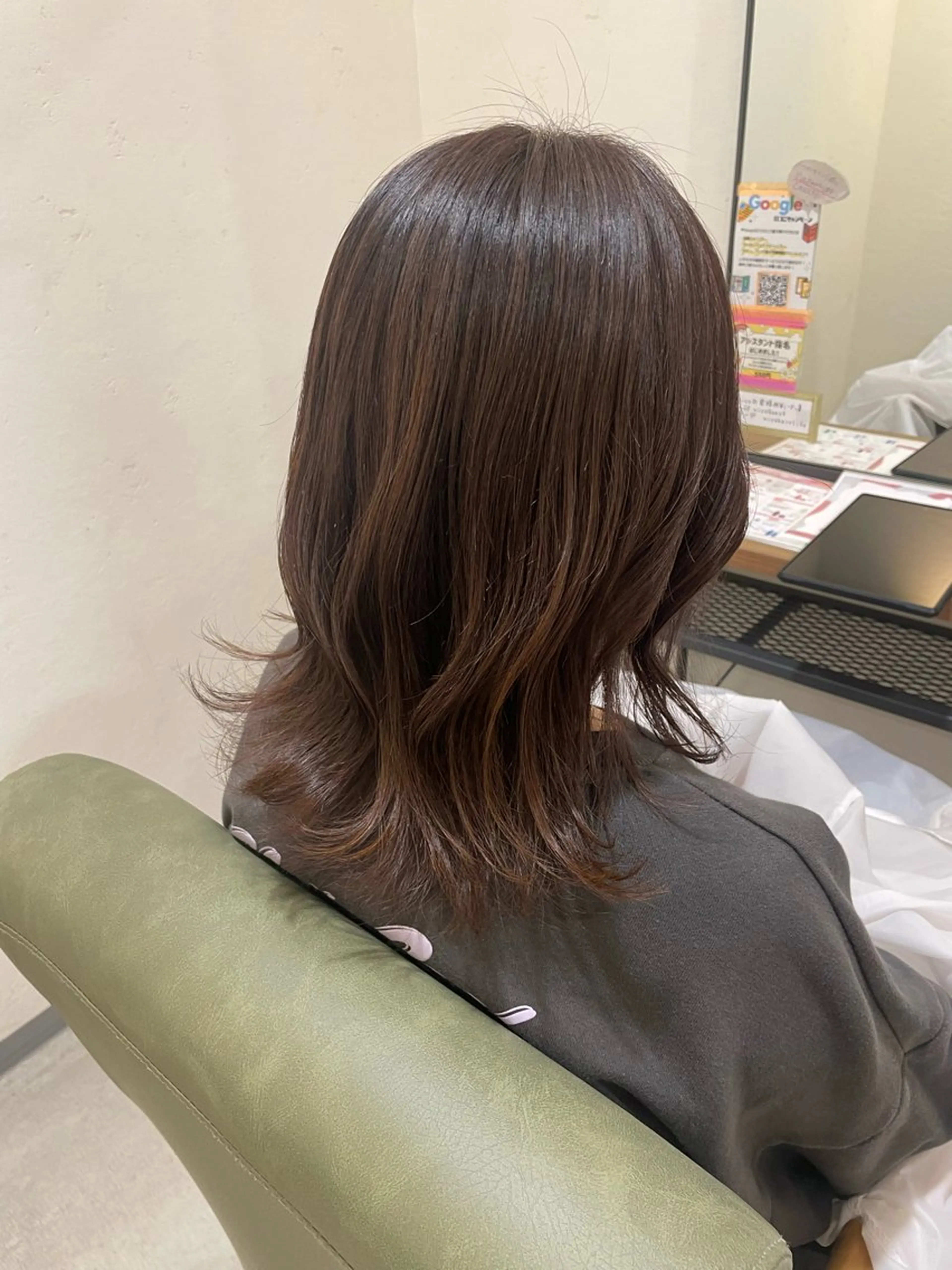 ミディアム 艶感暖色カラー /透明感/瀬戸山舞のヘアスタイル