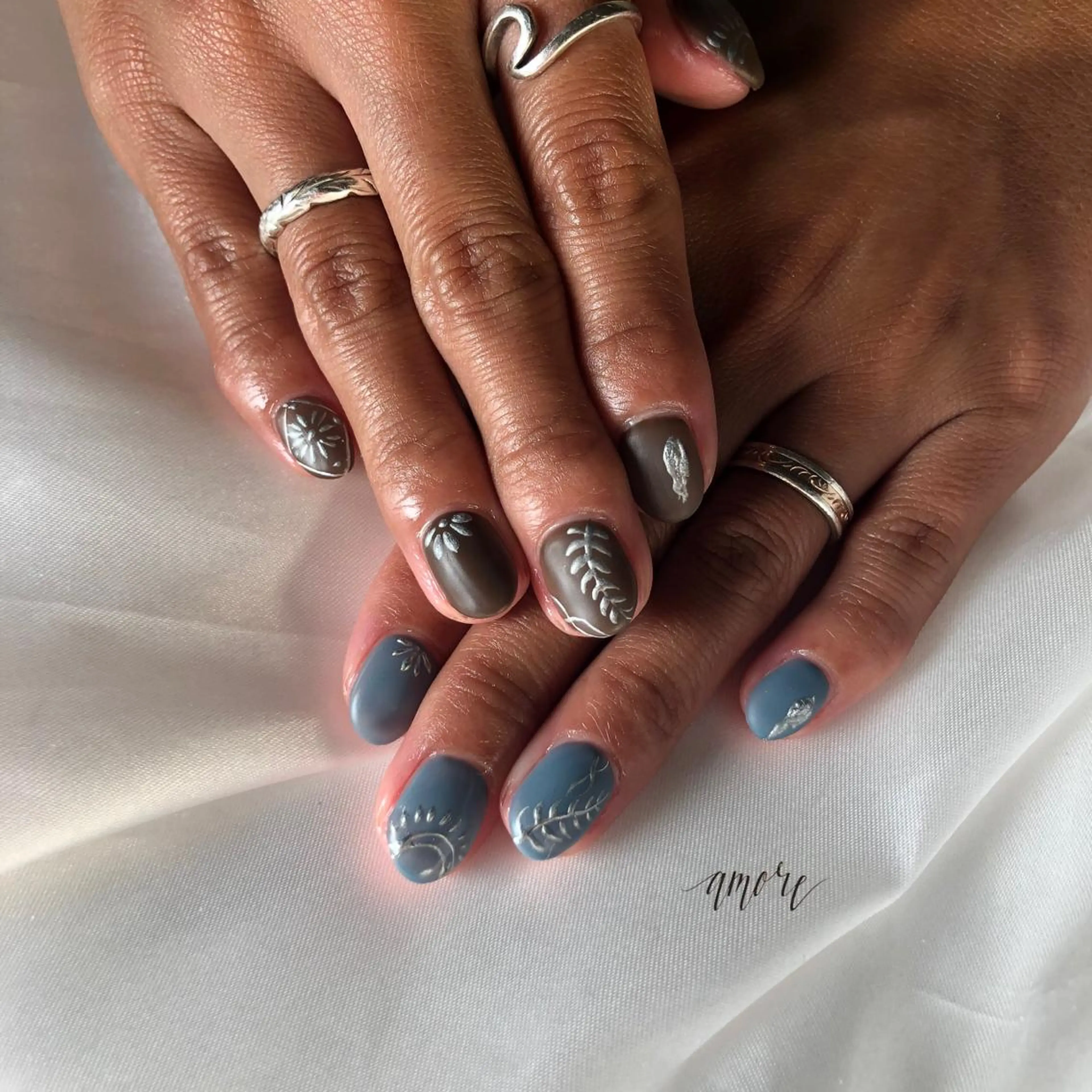 ネイル ジェルネイル 氷ネイル・うるうるネイル マグネットネイル マットネイル ミラーネイル You kyehwaのネイルデザイン