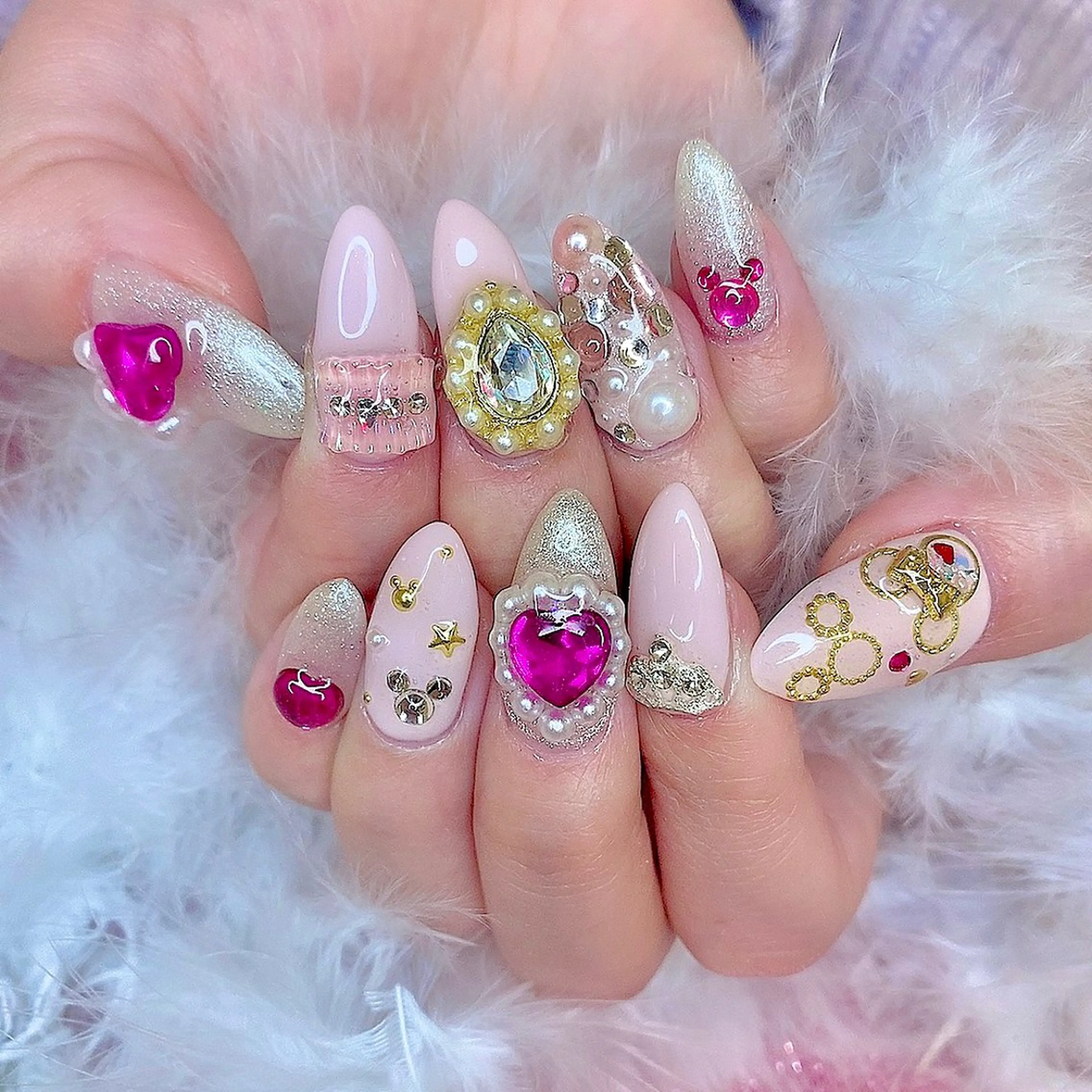 ネイル キラキラネイル 韓国ネイル 持ち込み ピンク ストーンネイル シェアサロンLei.g(レイジー)所属・3Dアートネイル💗 都築レナのネイルデザイン