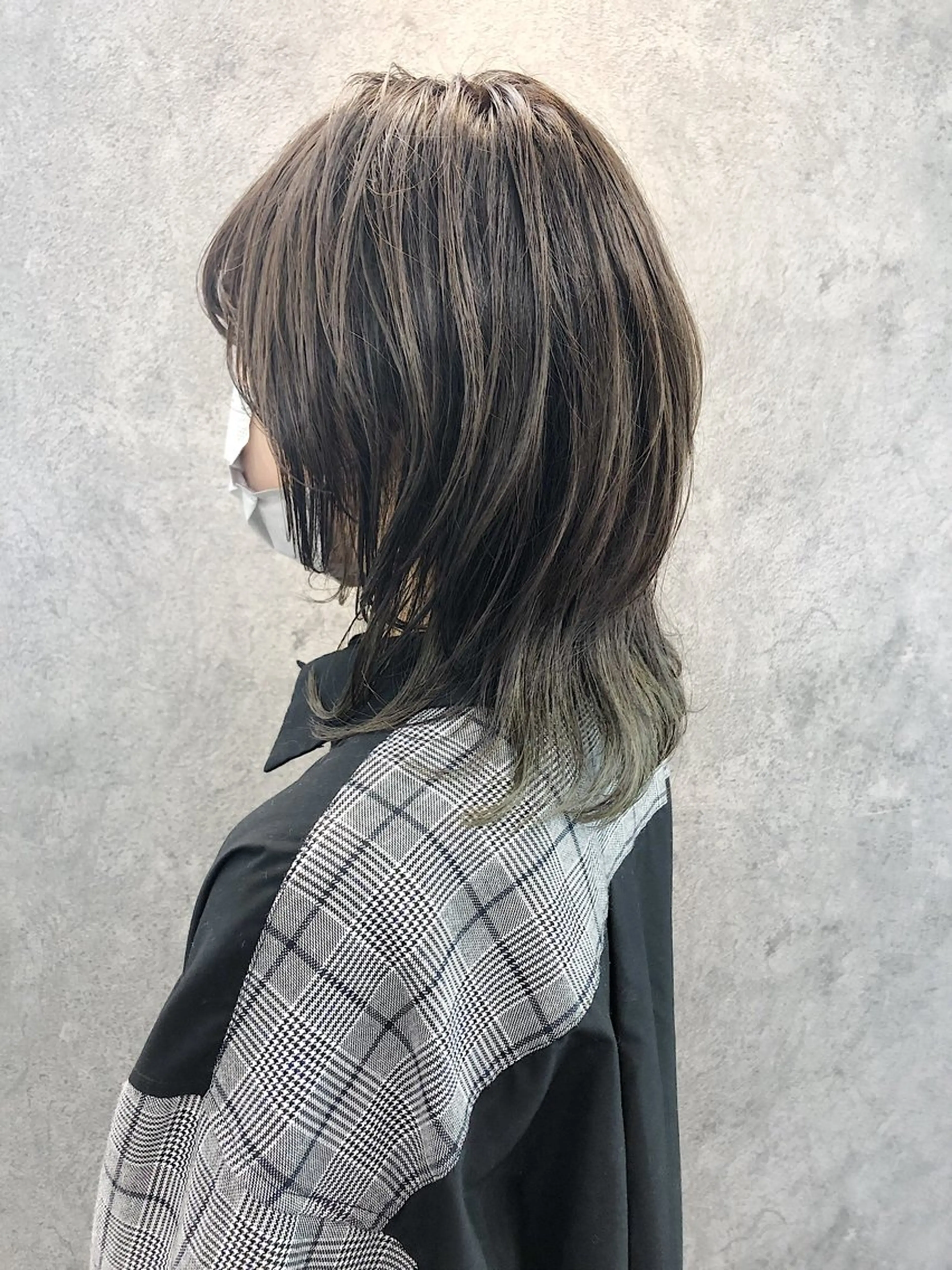 ミディアム レイヤーカット ウルフカット ウルフレイヤー カット ヘアカラー トリートメント 所渉/韓国レイヤー /ウルフカットのヘアスタイル