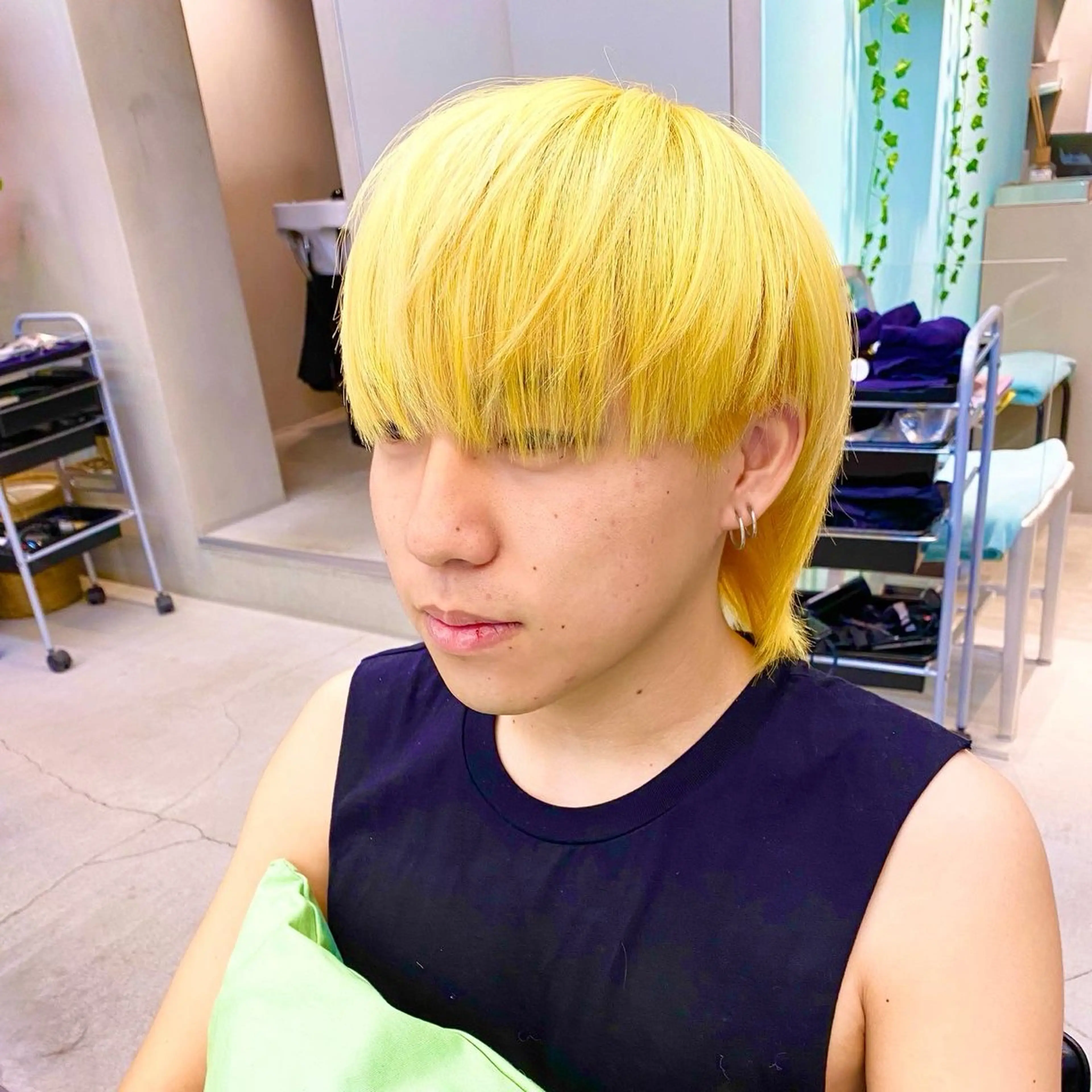 ショート カラー メンズ メンズブリーチ メンズハイトーン メンズインナーカラー ブリーチ 透明感カラー カット ヘアカラー 普通の美容室じゃない ‼️/若林のヘアスタイル