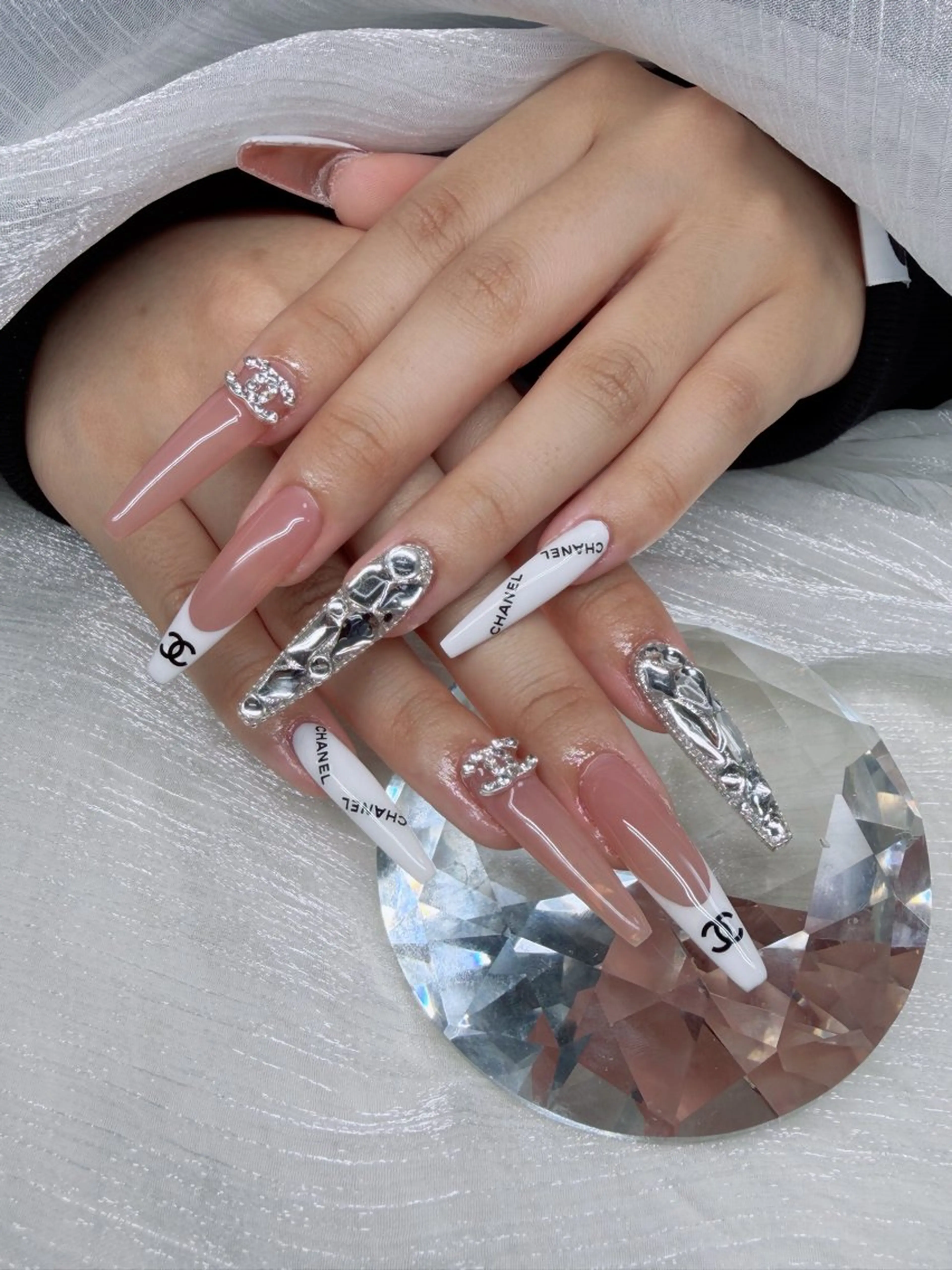 ネイル アートネイル オーロラネイル チークネイル 長さ出し フットネイル ハンドネイル Chan nailsのネイルデザイン