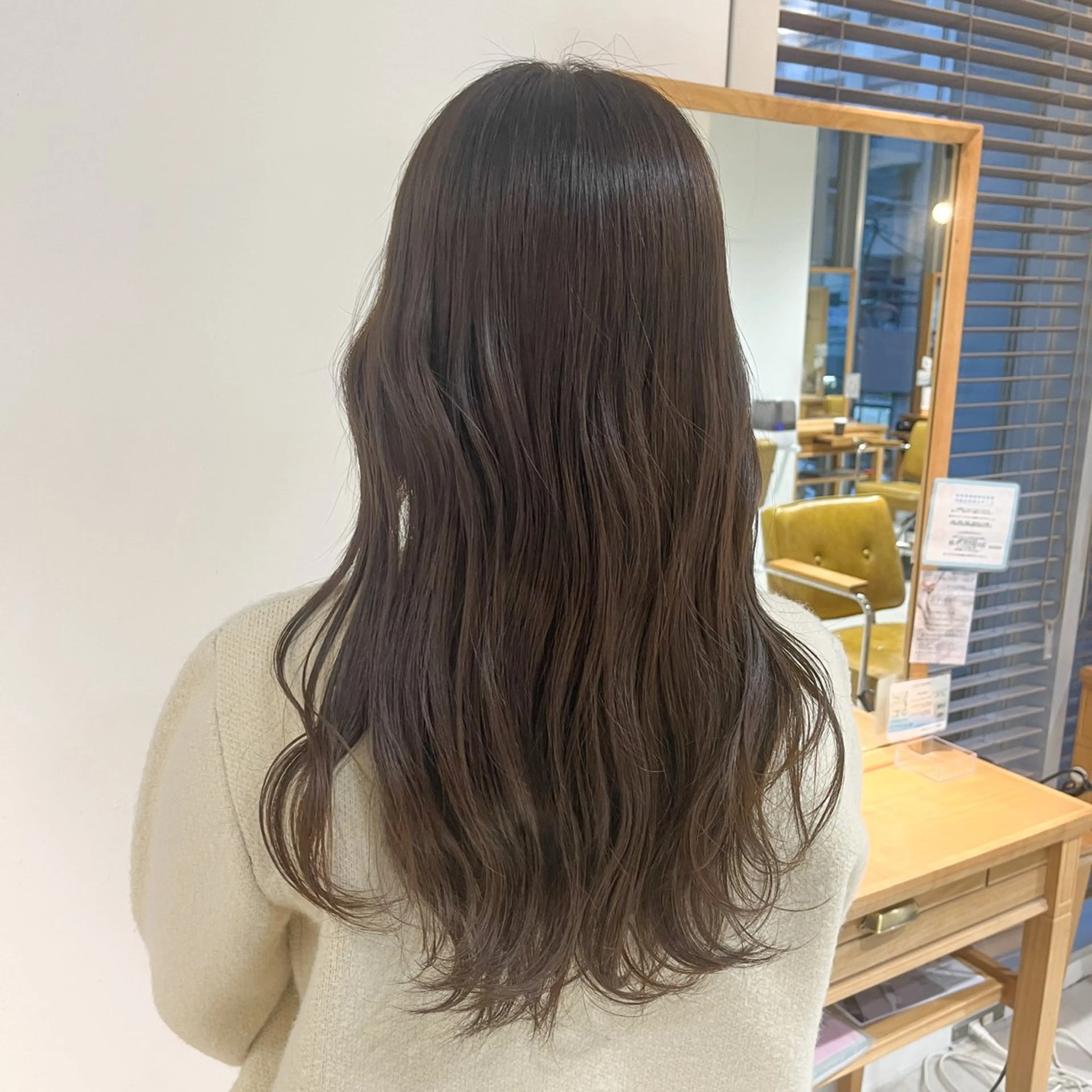 カラー ベージュカラー ブラウンカラー ヘアカラー トリートメント 柳樂 響のヘアスタイル