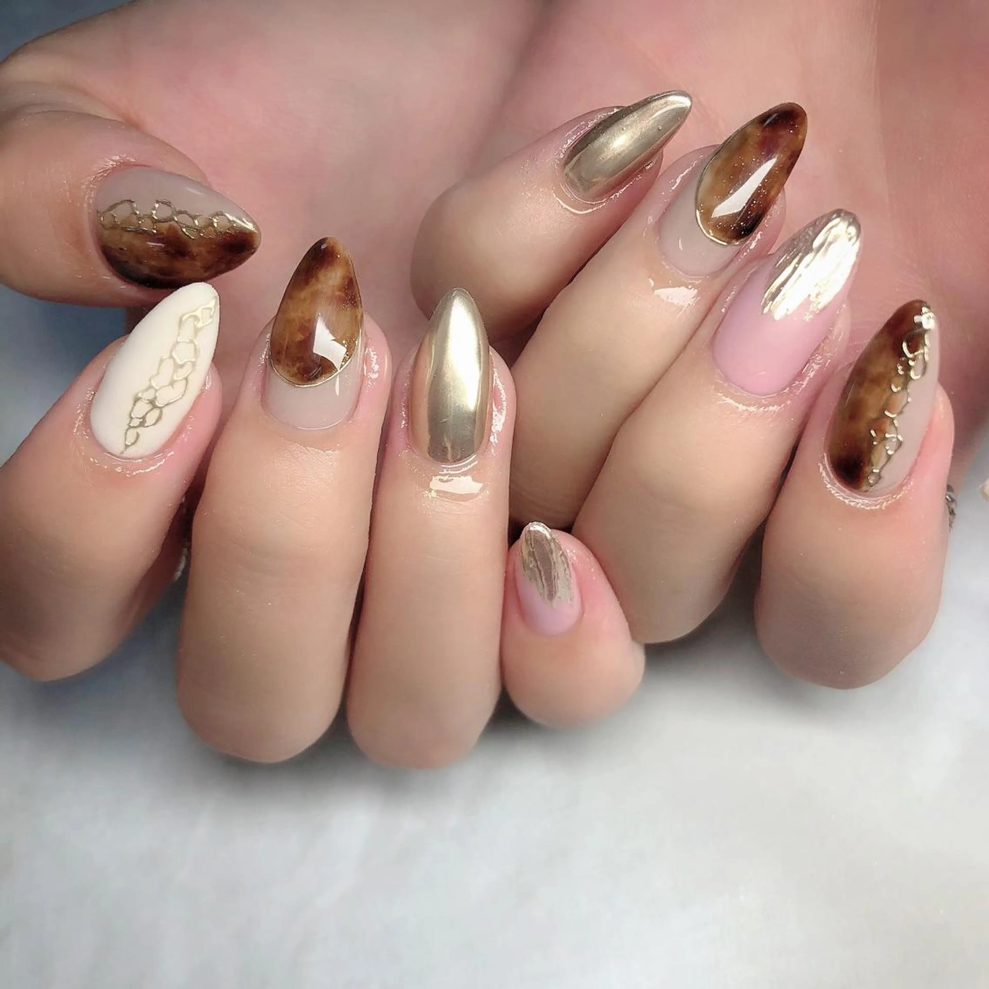 ネイル べっ甲ネイル maggienail所属・Maggie Nagisaのネイルデザイン