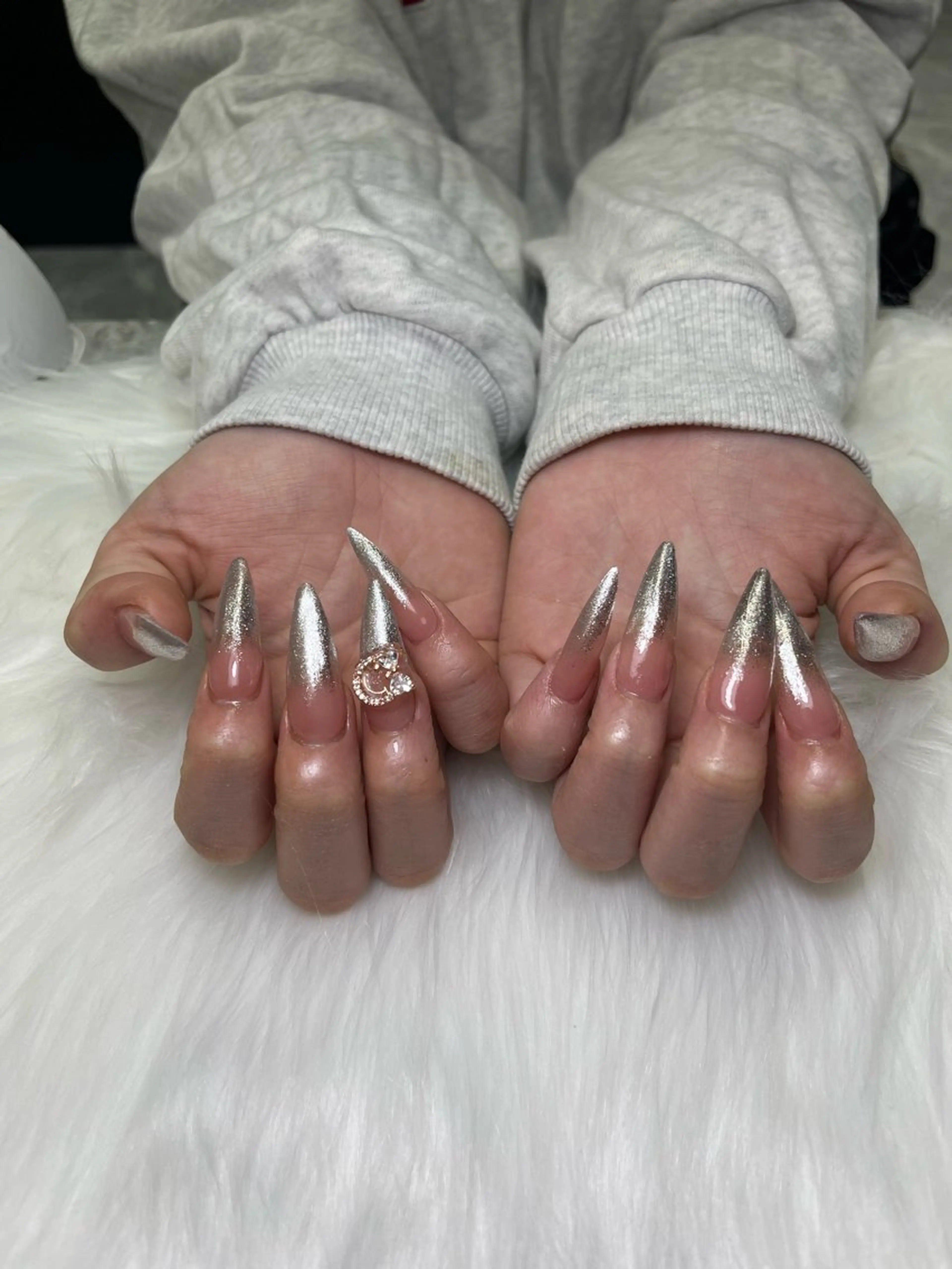 ネイル ラメ(グリッター) ラメグラデーション 冬ネイル ハンドネイル limo/ kotomiのネイルデザイン