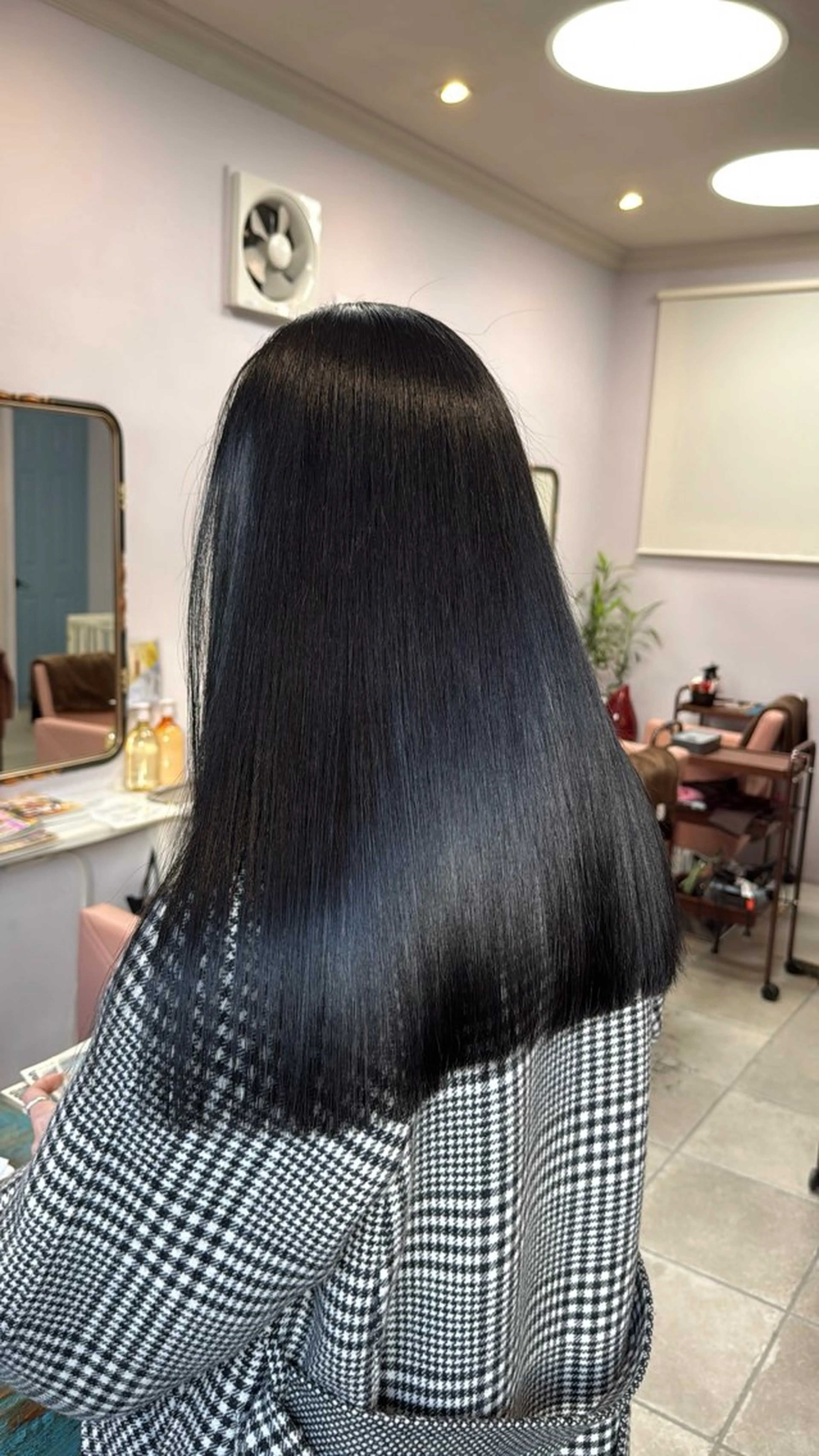 【白髪染めリタッチ】ワンレングスカット➕トリートメントの写真