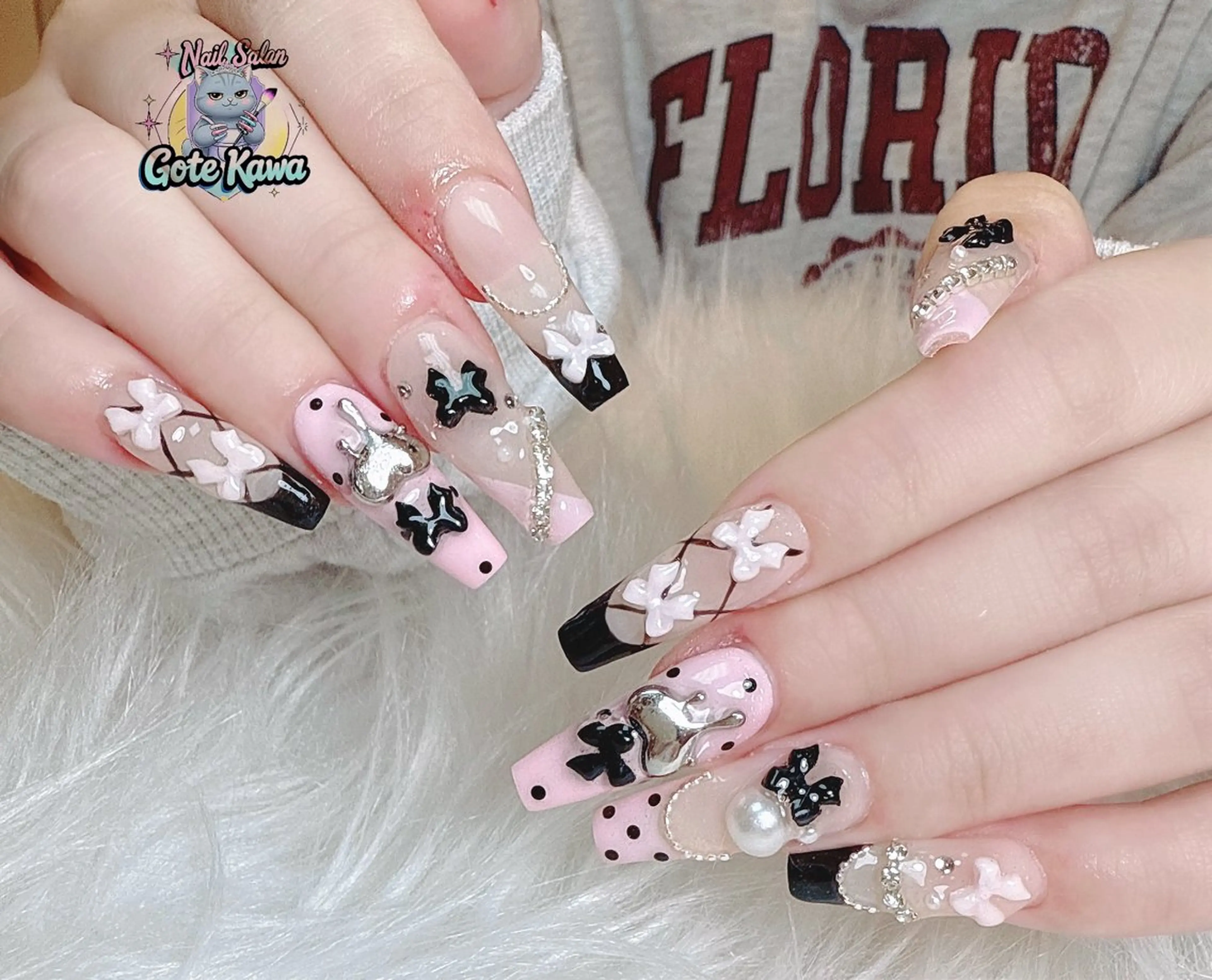 ネイル アートネイル キラキラネイル スカルプネイル ハンドネイル ハンドケア GOTE KAWA Nail Salon(ゴテかわ)所属・Gote Kawa nail salonのネイルデザイン