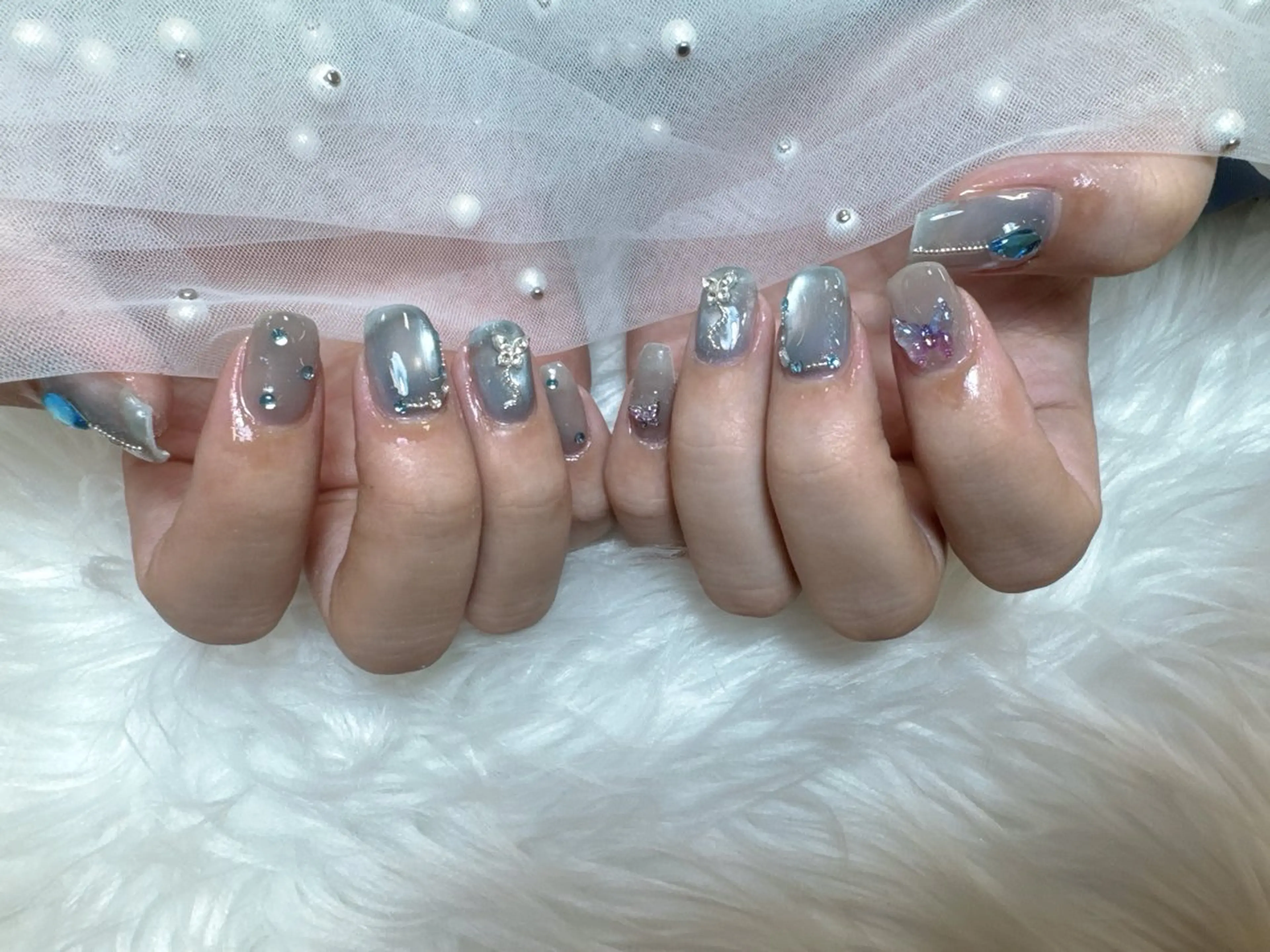 ネイル チークネイル ジェルネイル キラキラネイル マグネットネイル パラジェル ハンドネイル Queeens nailのネイルデザイン