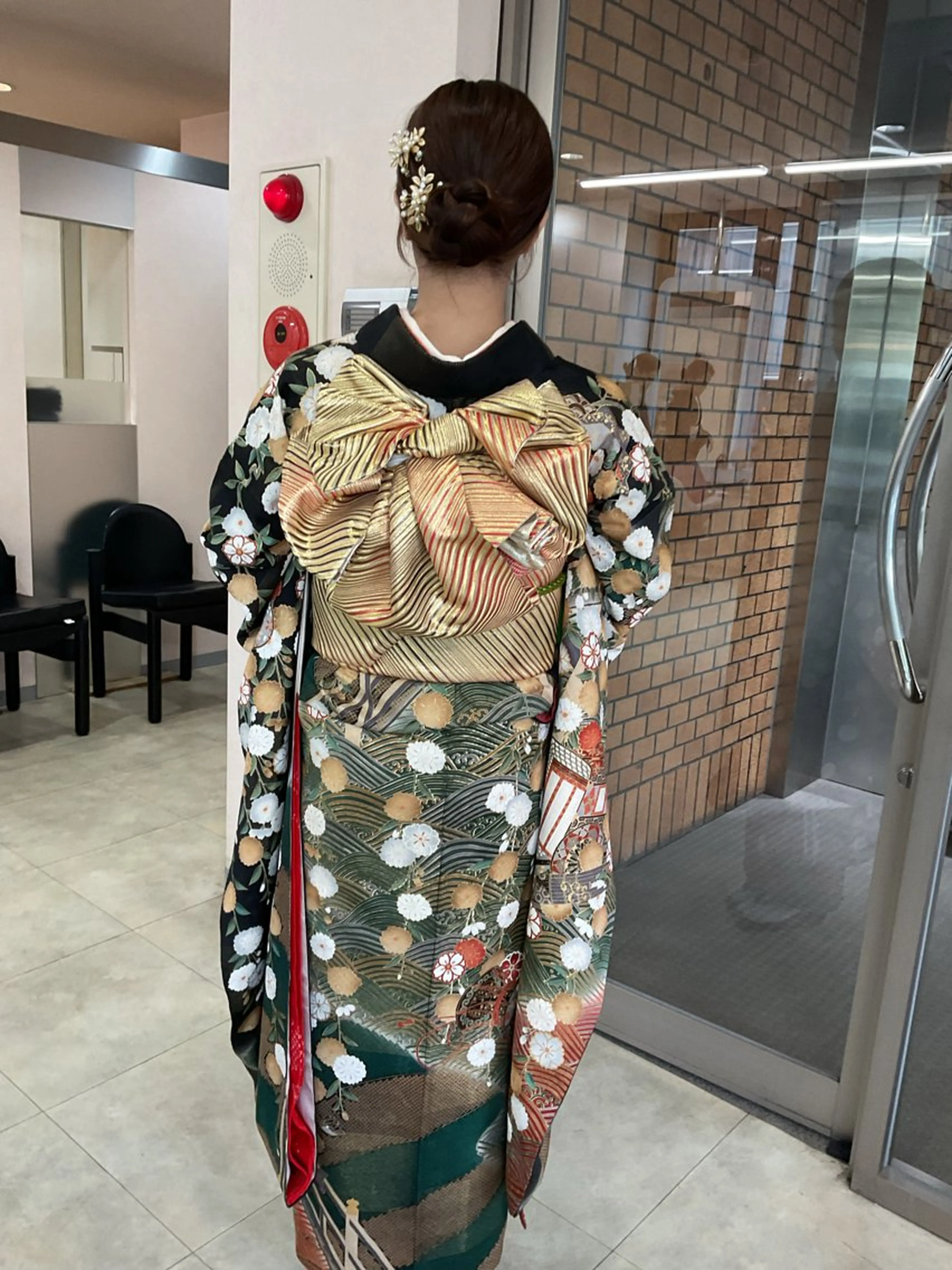 セミロング ヘアアレンジ au美容室所属・au栄矢場町 水素髪質改善Tのヘアスタイル