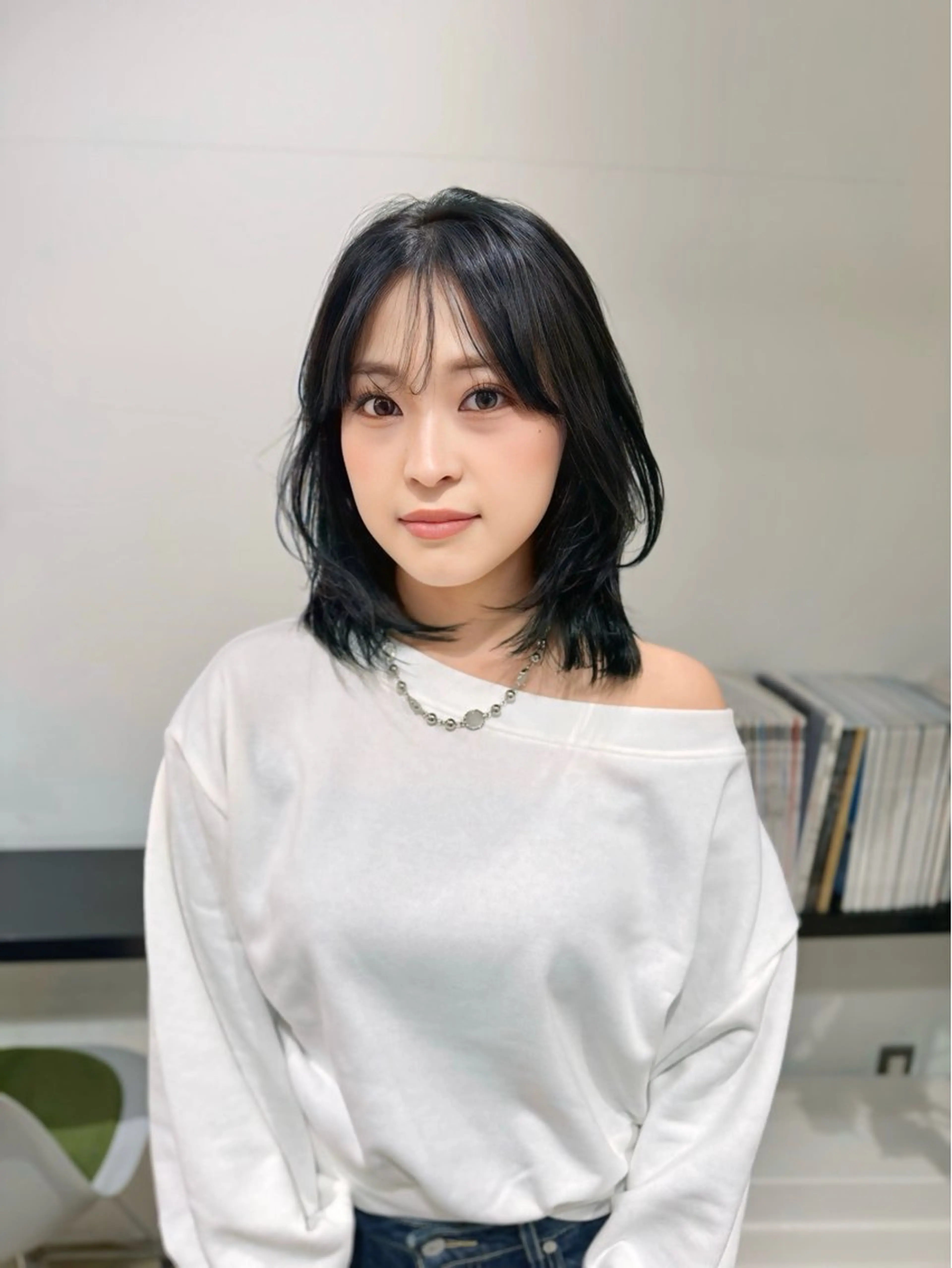 ミディアム カラー ウルフ/似合わせ レイヤー/RIHOのヘアスタイル