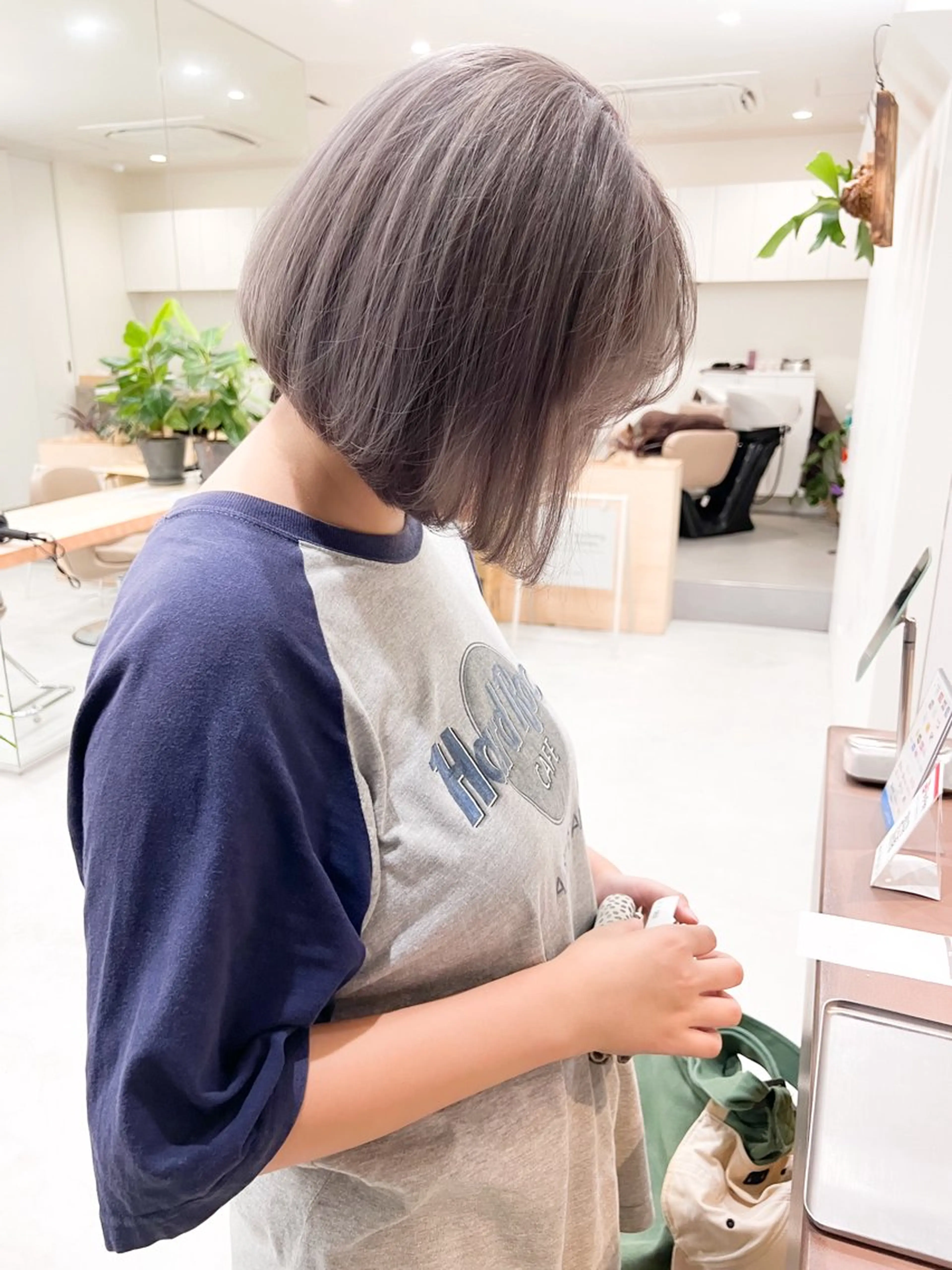 ショート カラー グレージュ ハイトーンカラー シルバー シルバーグレージュ ボブ 似合わせカット🫧 /パーマRINAのヘアスタイル