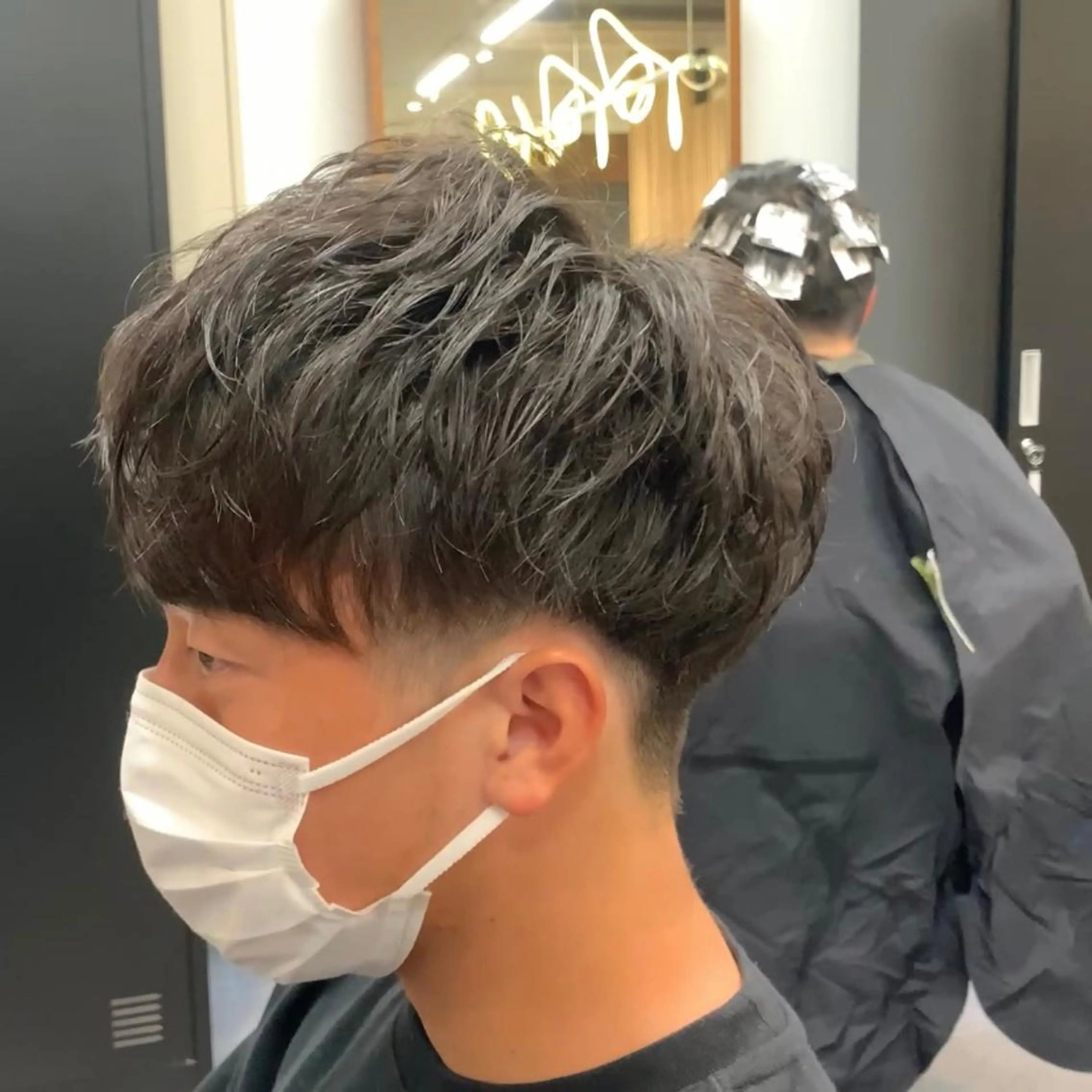 ショート カラー パーマ メンズ マッシュ 刈り上げ ショートヘア カット パーマ メンズ特化美容師/ 藤戸 椋のヘアスタイル