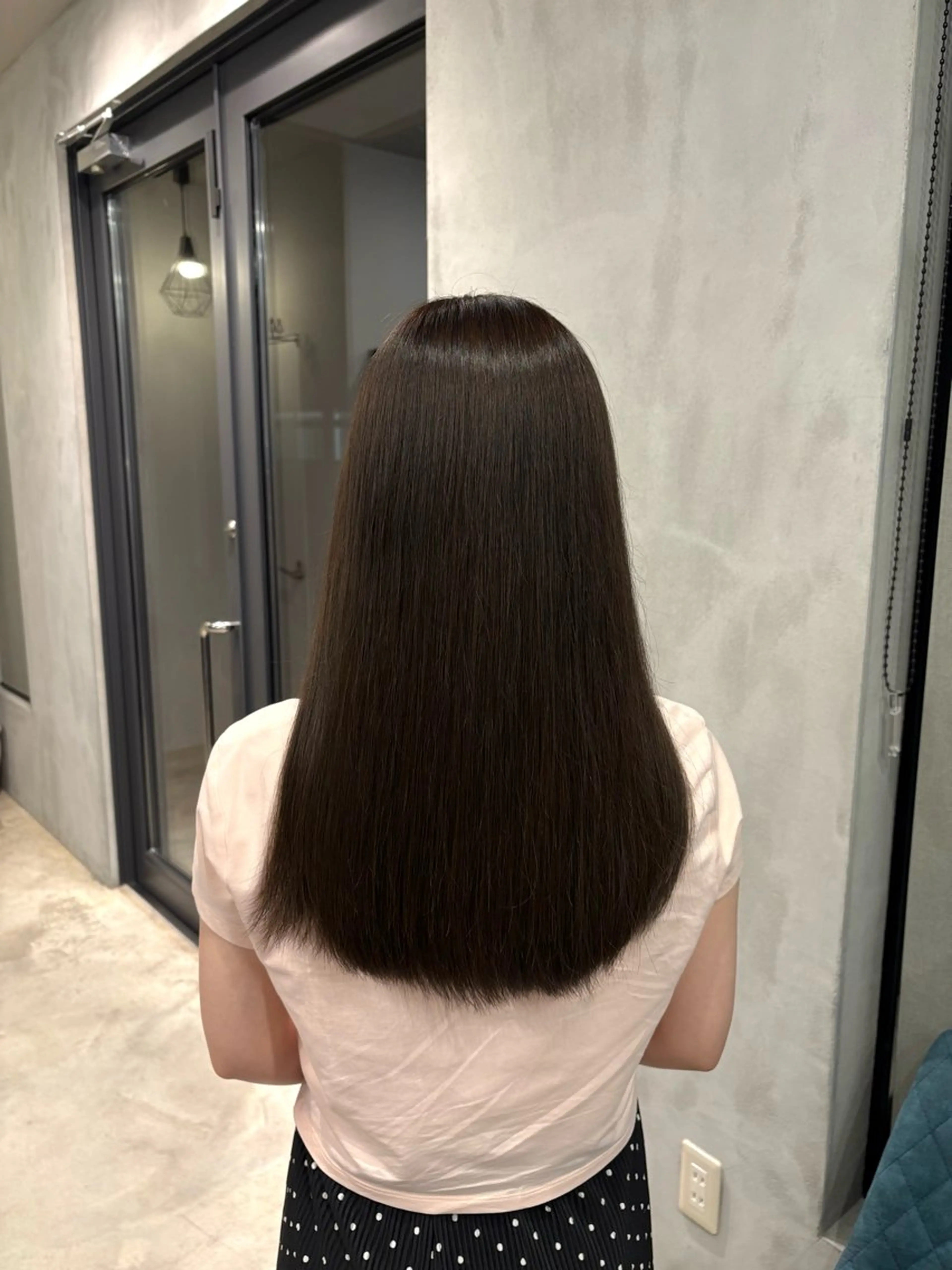 カラー グレージュ オリーブグレージュ オリーブグレー アールラーゴ所属・宮島 華湖のヘアスタイル