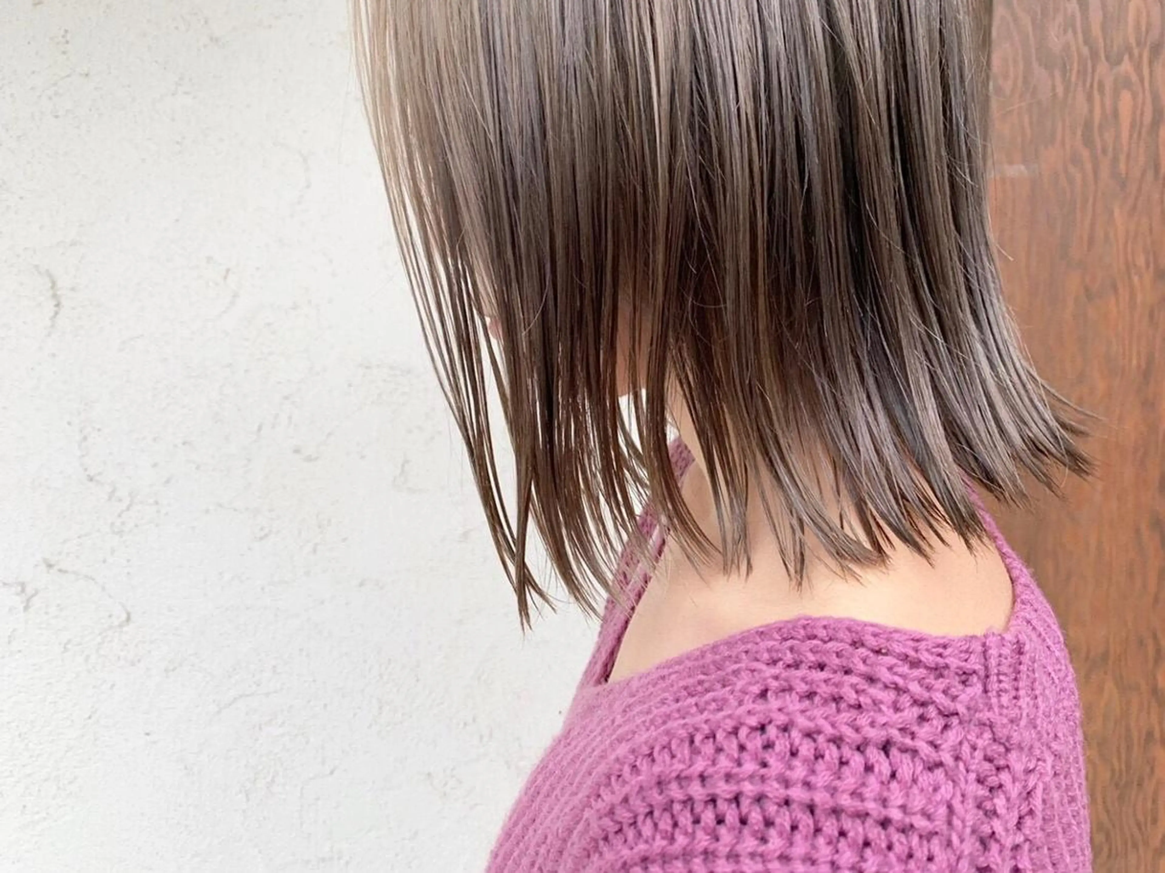 セミロング シールエクステ/ ハイトーンカラーのヘアスタイル