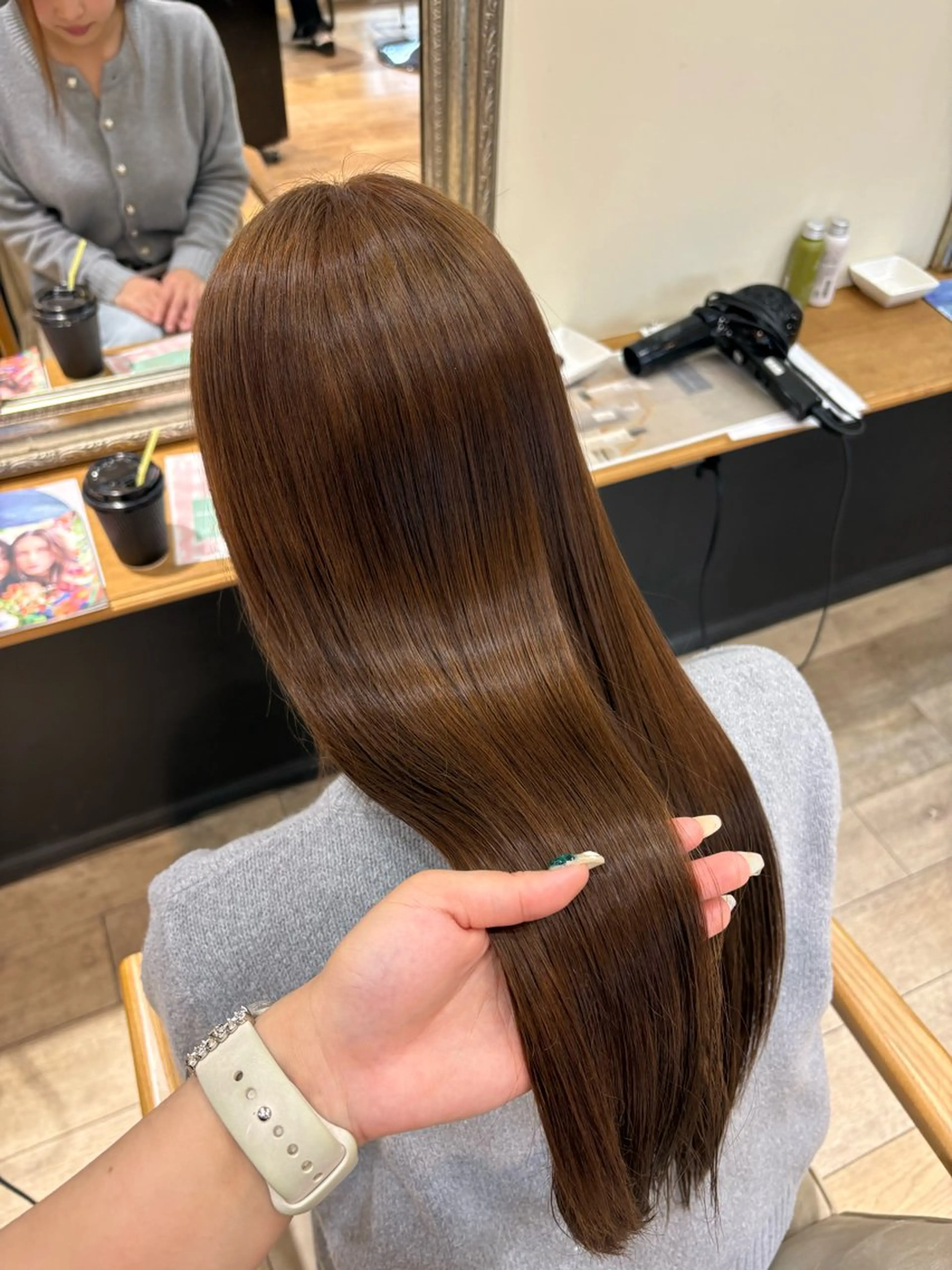 ロング カラー ヘアカラー トリートメント しおり🍬 KOKORO🤍のヘアスタイル