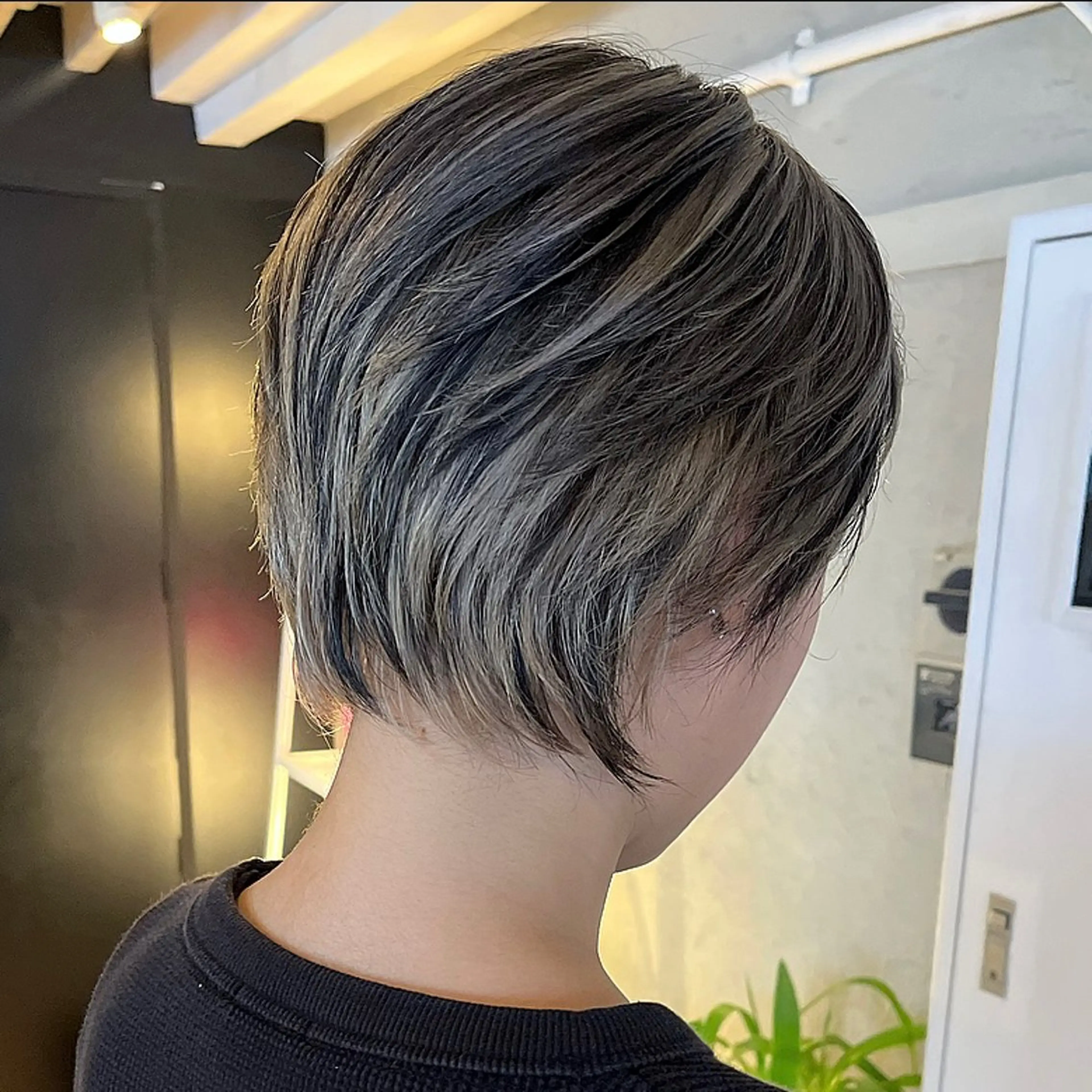 ショート カラー ボブハイトーン🦖 デザインMAMIのヘアスタイル