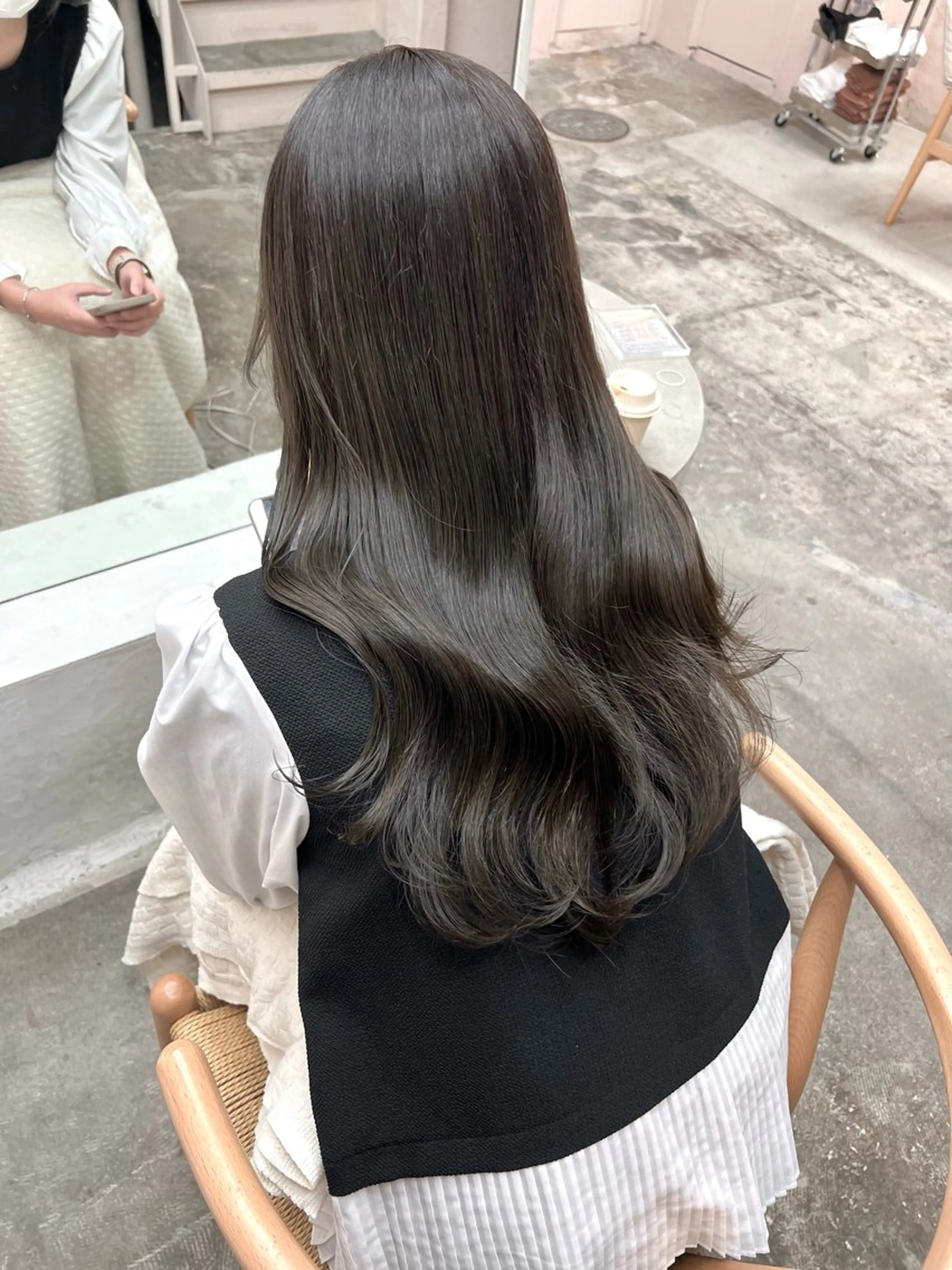 ロング カラー アッシュ アッシュグレー アッシュグレージュ ブリーチ グレージュ カット ヘアカラー トリートメント iru所属・透明感，髪質改善の プロ☝🏻前田俊樹✨のヘアスタイル