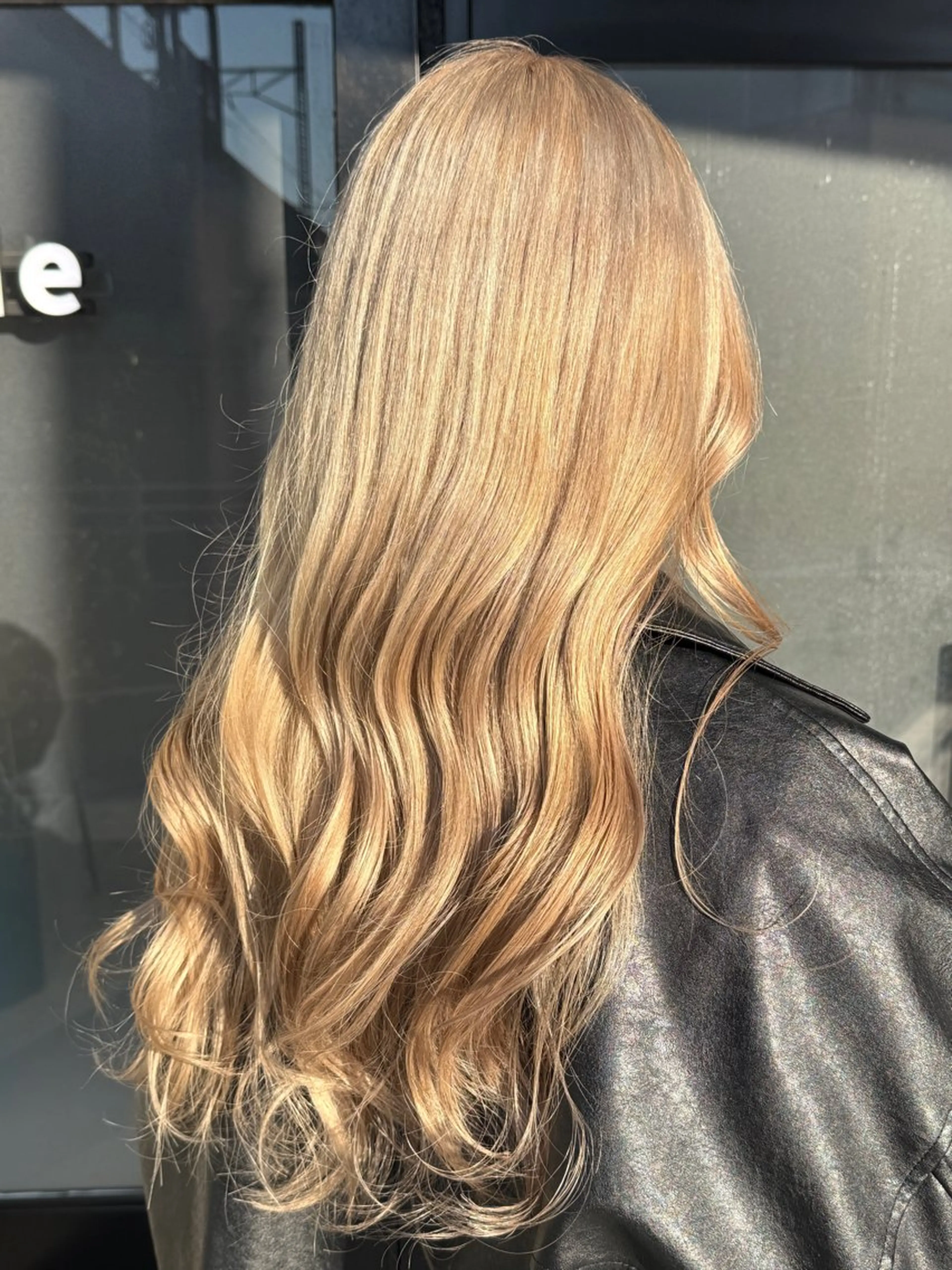 ロング カラー ヘアカラー トリートメント 透明感カラー/パーマ 🌀アオノのヘアスタイル