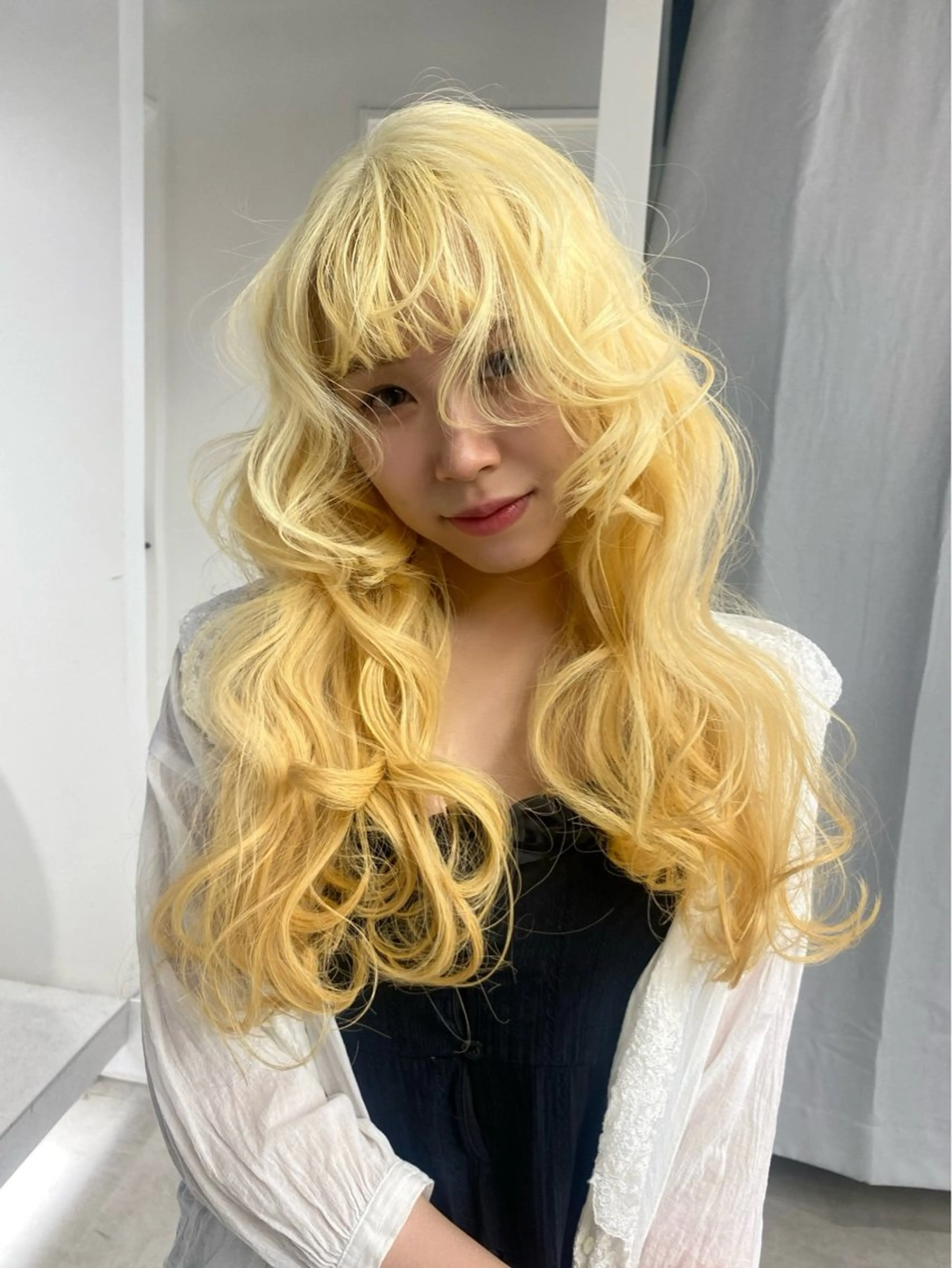 カラー Shiori・:* 💫のネイルデザイン