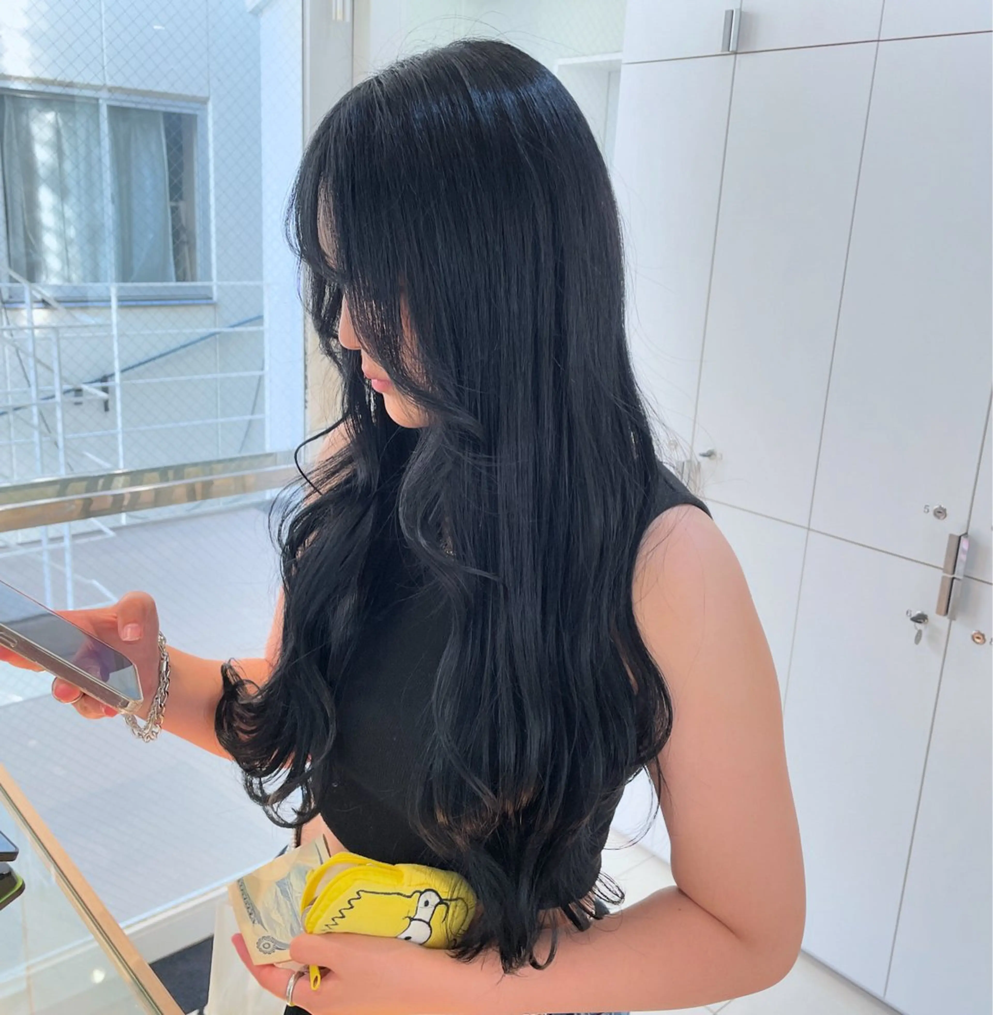 ロング カラー ヘアアレンジ 黒髪 ブリーチ ブルーカラー ブルーブラック 透明感カラー ヘアカラー トリートメント ヘッドスパ ヘアセット 艶髪✨寒色カラー✨ 翁長孝輔のヘアスタイル