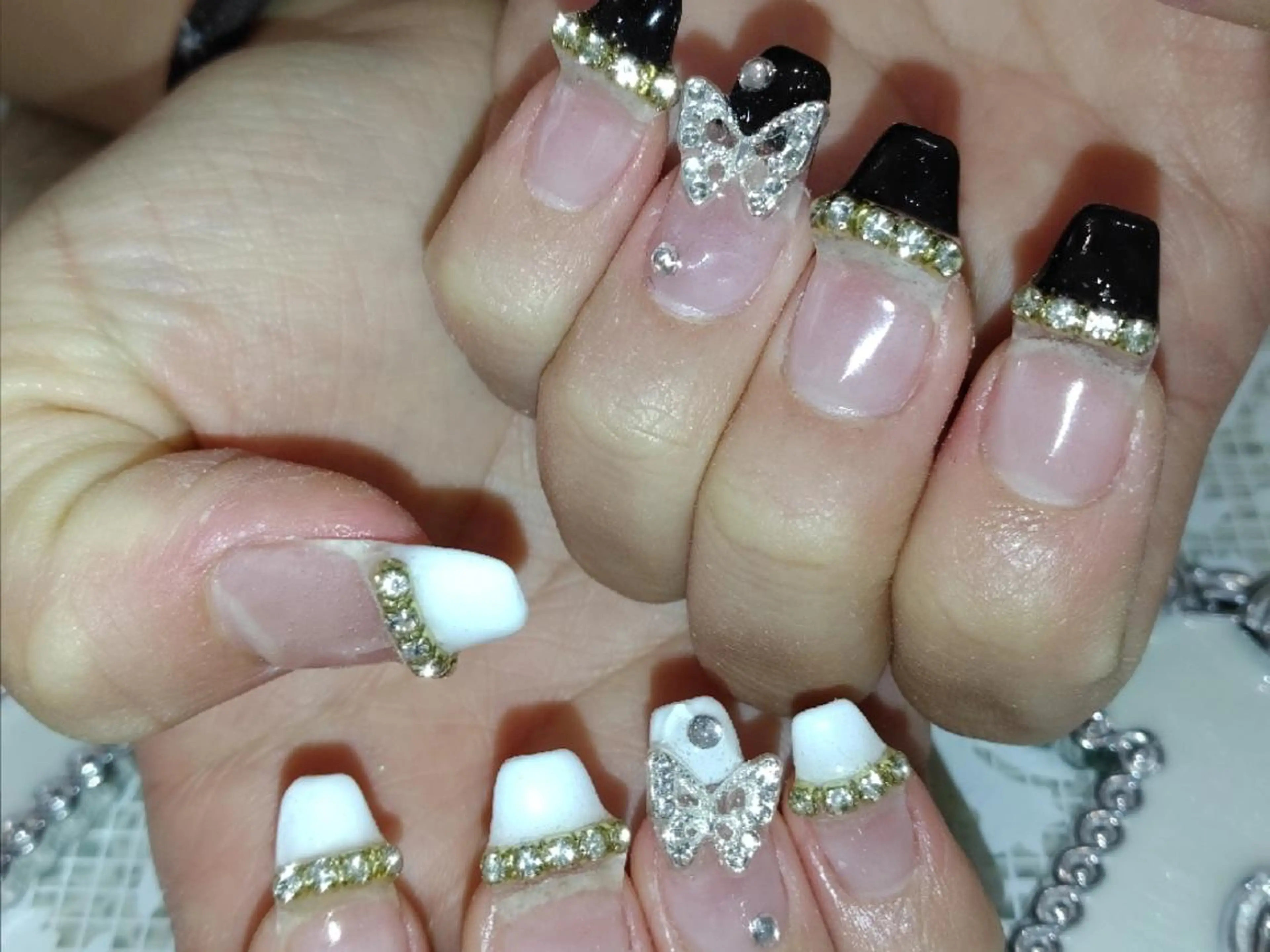 ネイル スカルプネイル エステとネイル ローズコンフォートのネイルデザイン