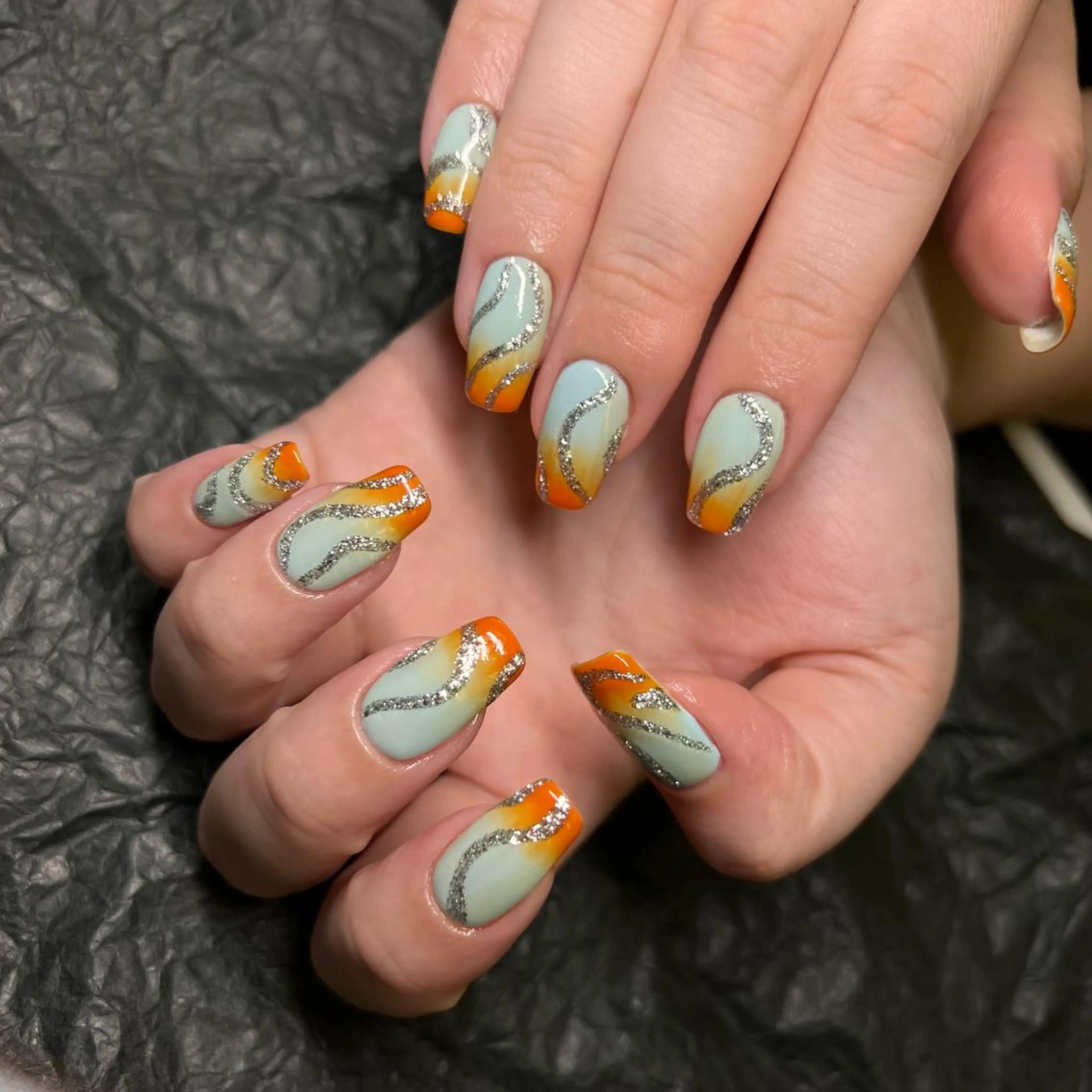 ネイル グラデーション ラメ(グリッター) Nov. ネイルサロンのネイルデザイン