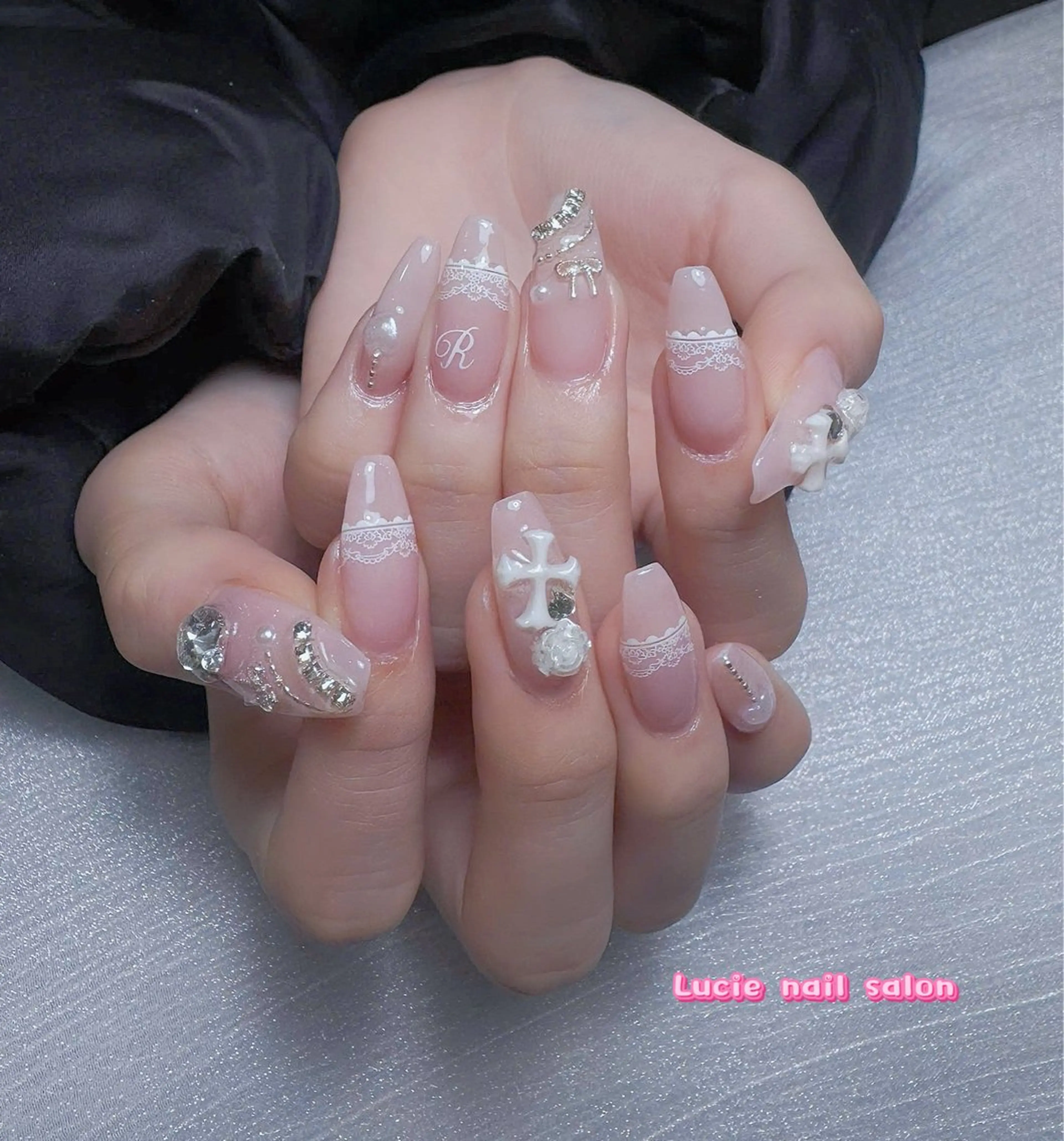 ネイル ボルドー チークネイル 成人式 フレンチネイル キラキラネイル ハンドネイル LUCIE NAIL SALON所属・LU CIEのネイルデザイン