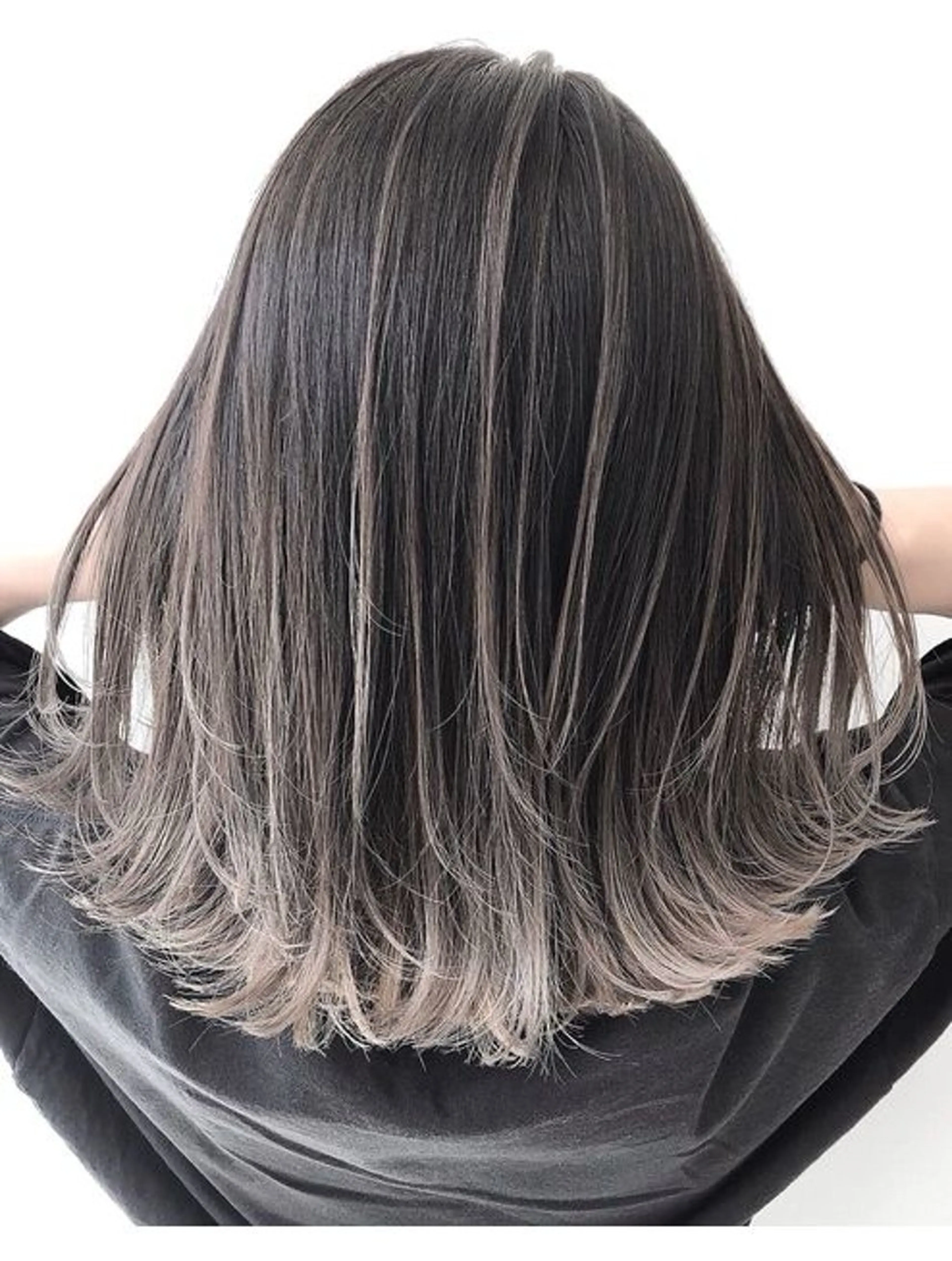 カラー YU MAのヘアスタイル