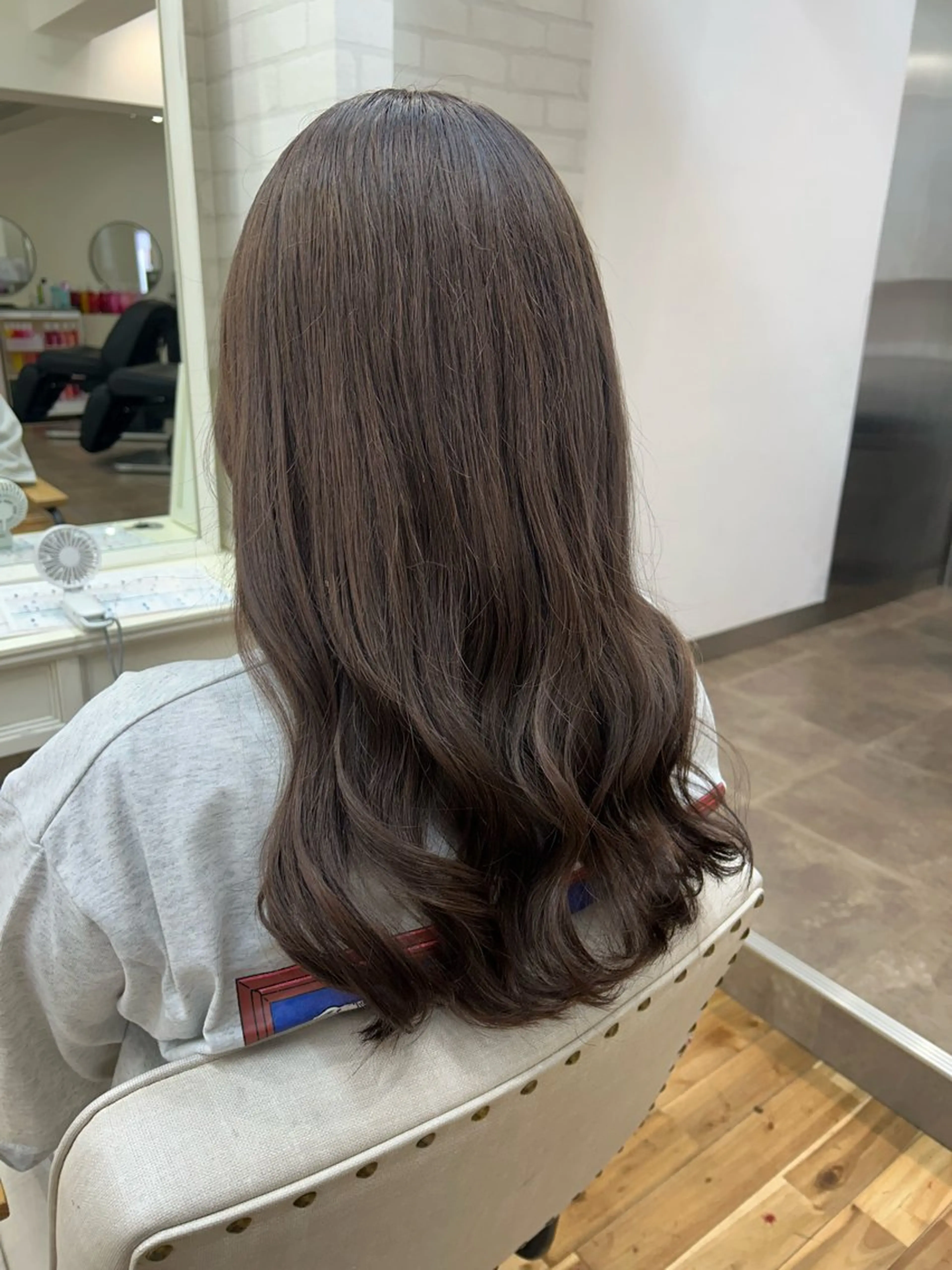 セミロング 透明感カラー/牧内 楓/インナーカラーのヘアスタイル