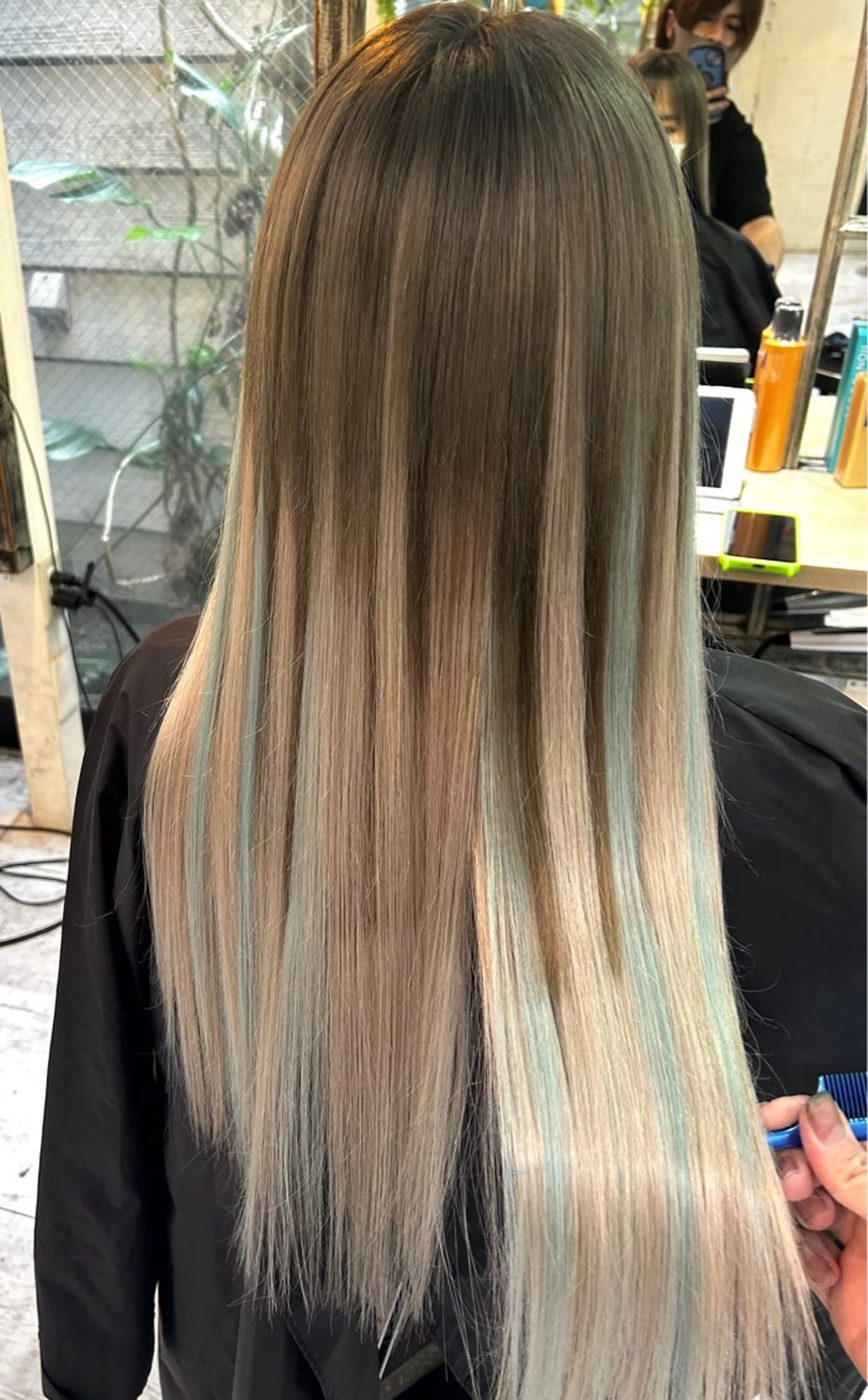 ロング カラー ササ キのヘアスタイル