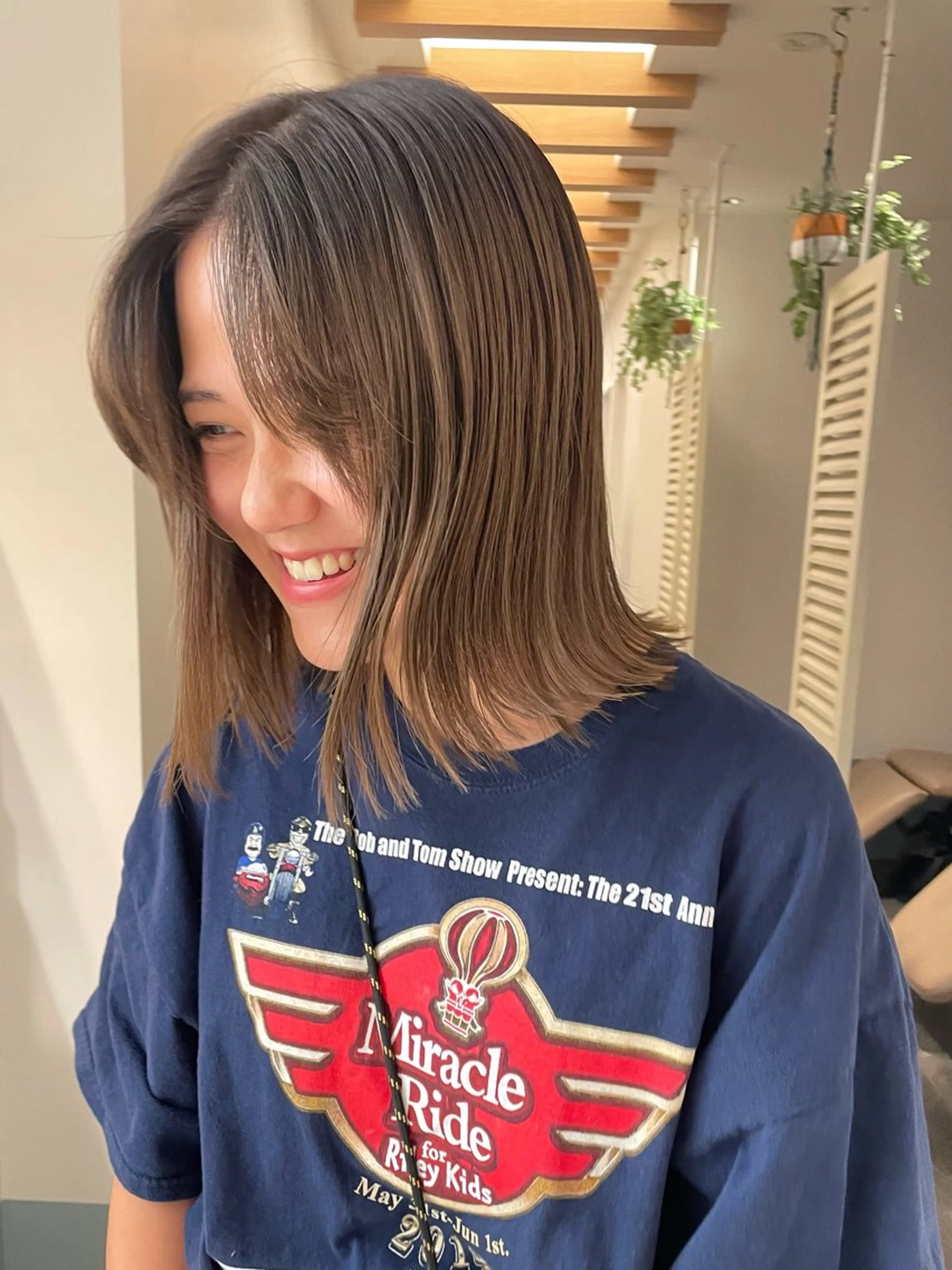 ミディアム カラー ベージュカラー ボブ 伸ばしかけ リカ/ハイトーン ・オリーブ🍀のヘアスタイル