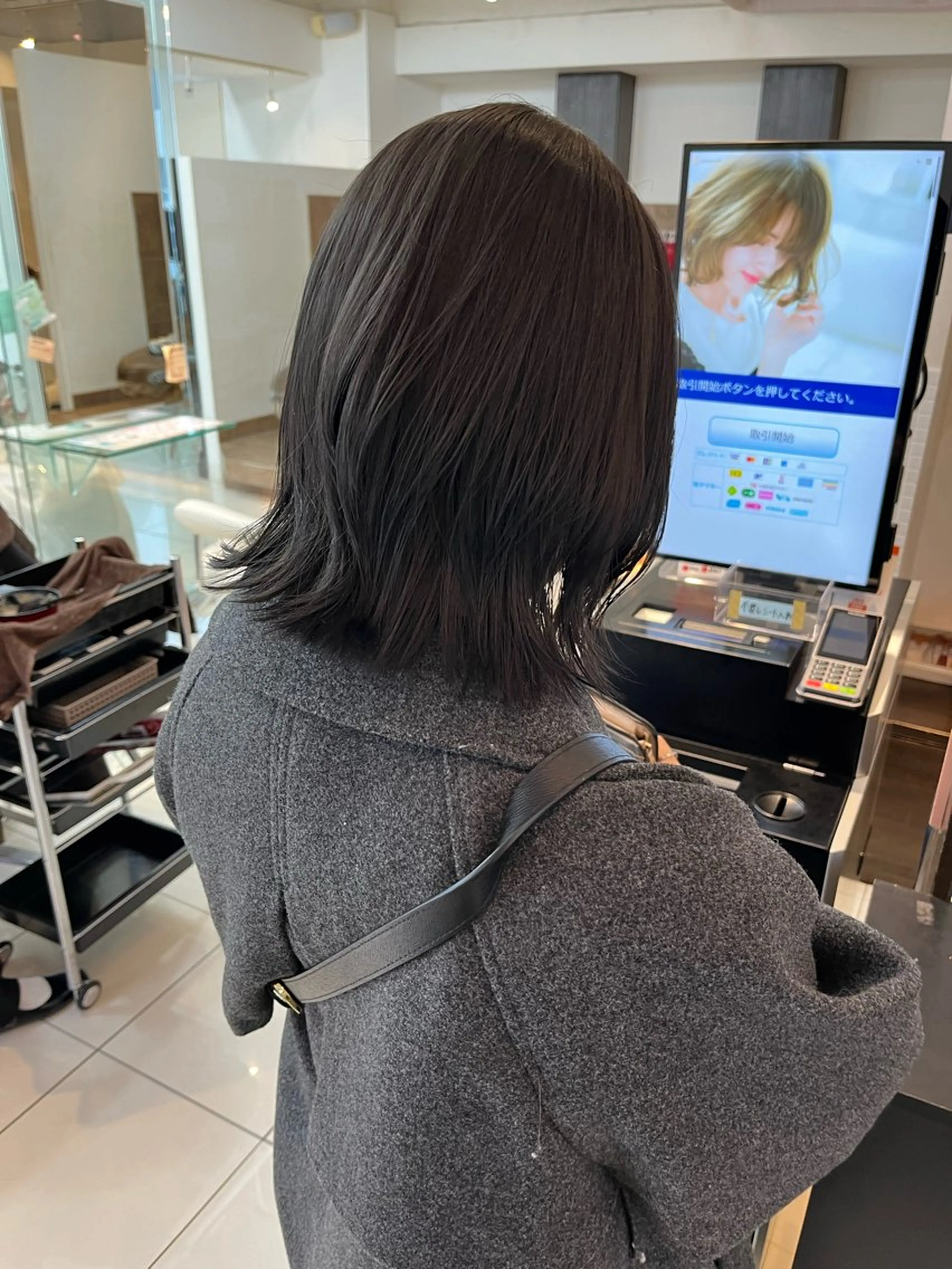 ミディアム カラー アレンジ&ショート 💙YUKINOのヘアスタイル