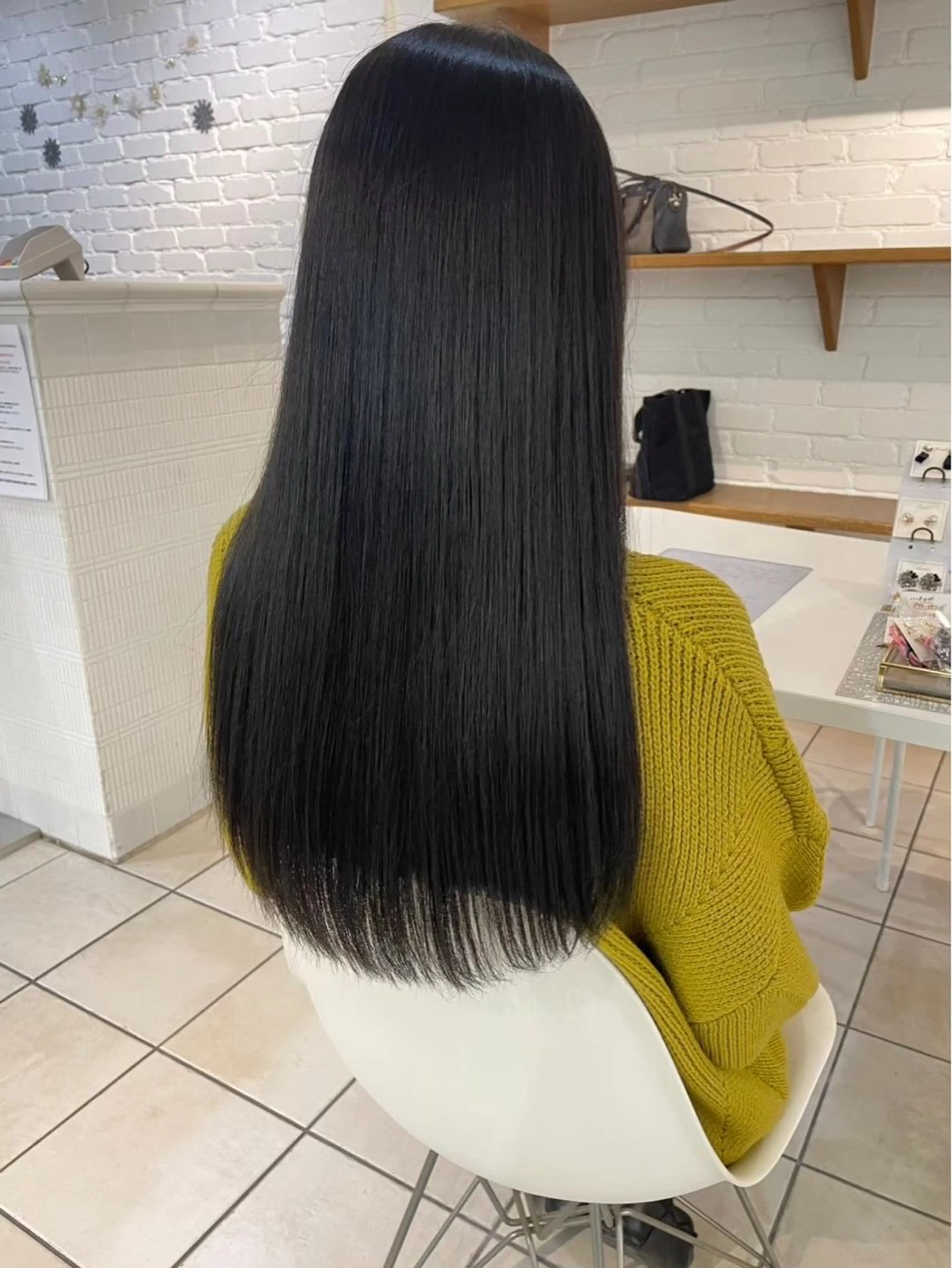 ロング 🌟デザインカラー 🌟コノミ🌟のヘアスタイル